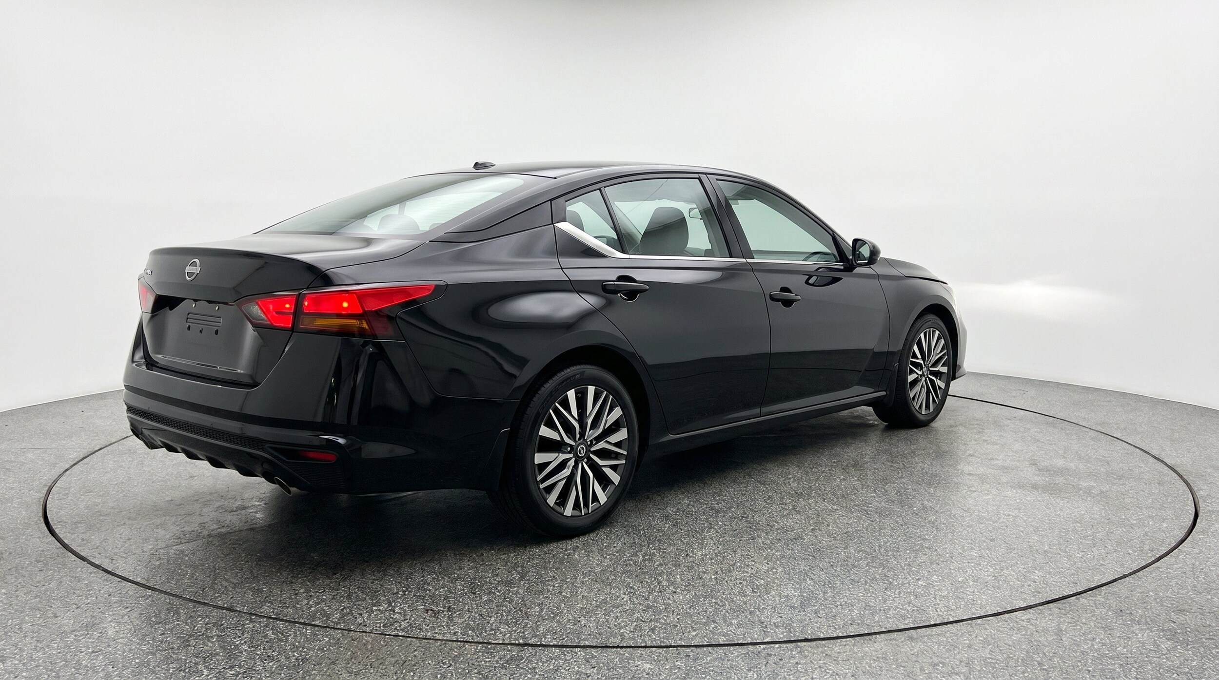 Thumbnail: 2025 Nissan Altima - 9