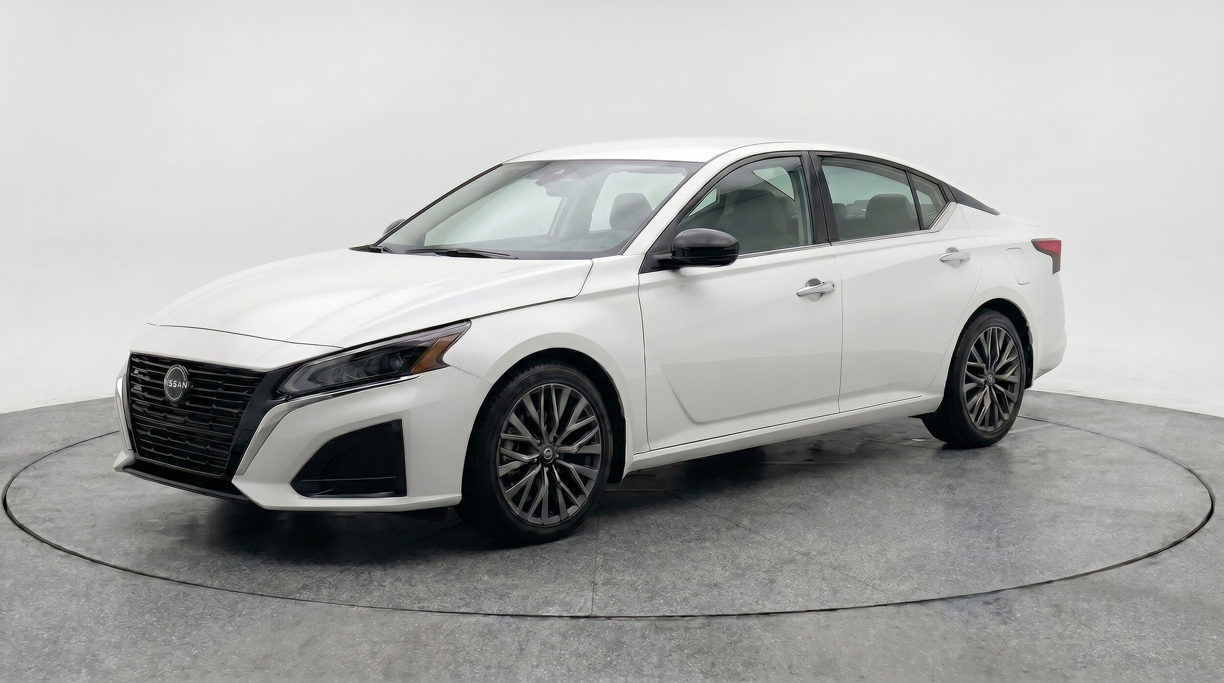Thumbnail: 2025 Nissan Altima - 3