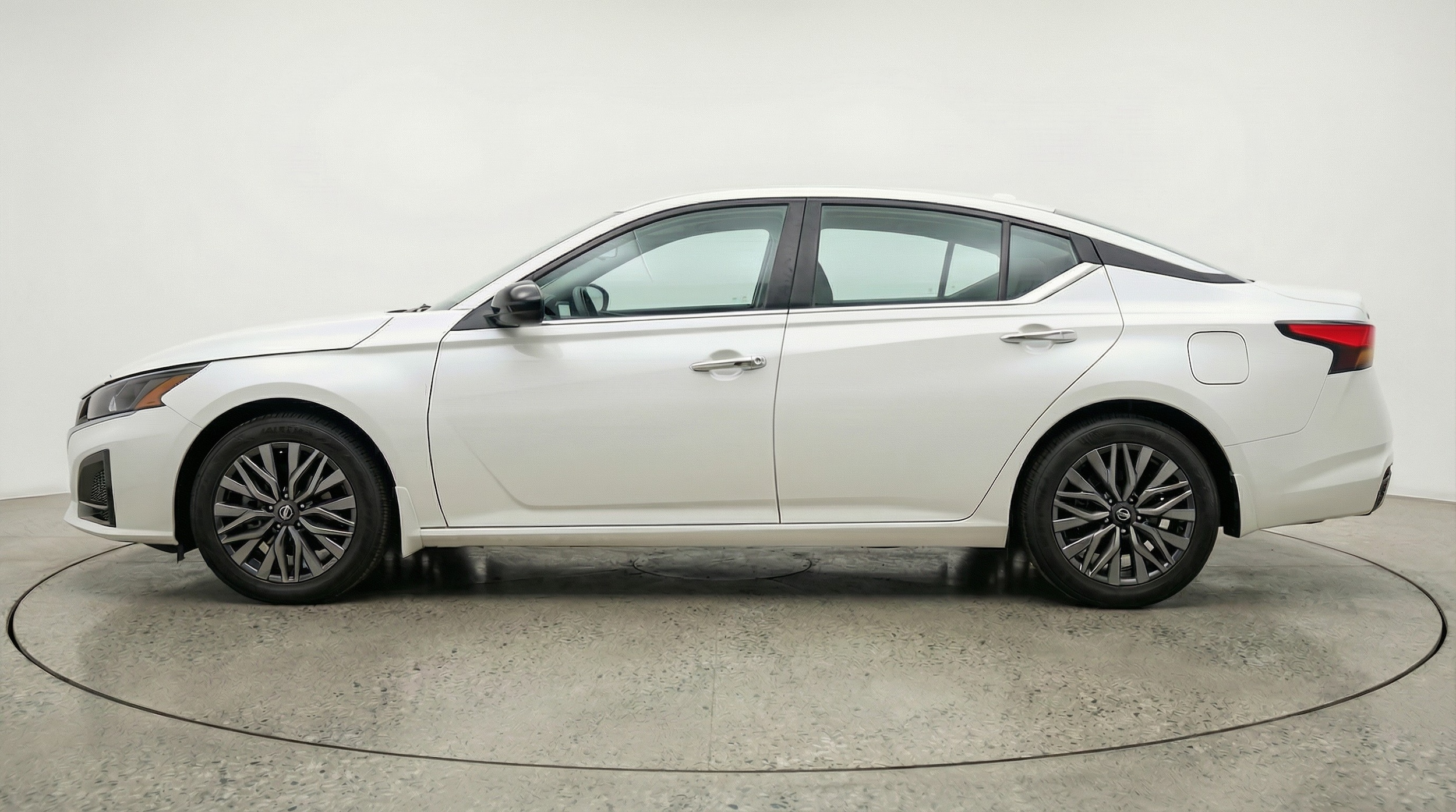 Thumbnail: 2025 Nissan Altima - 4