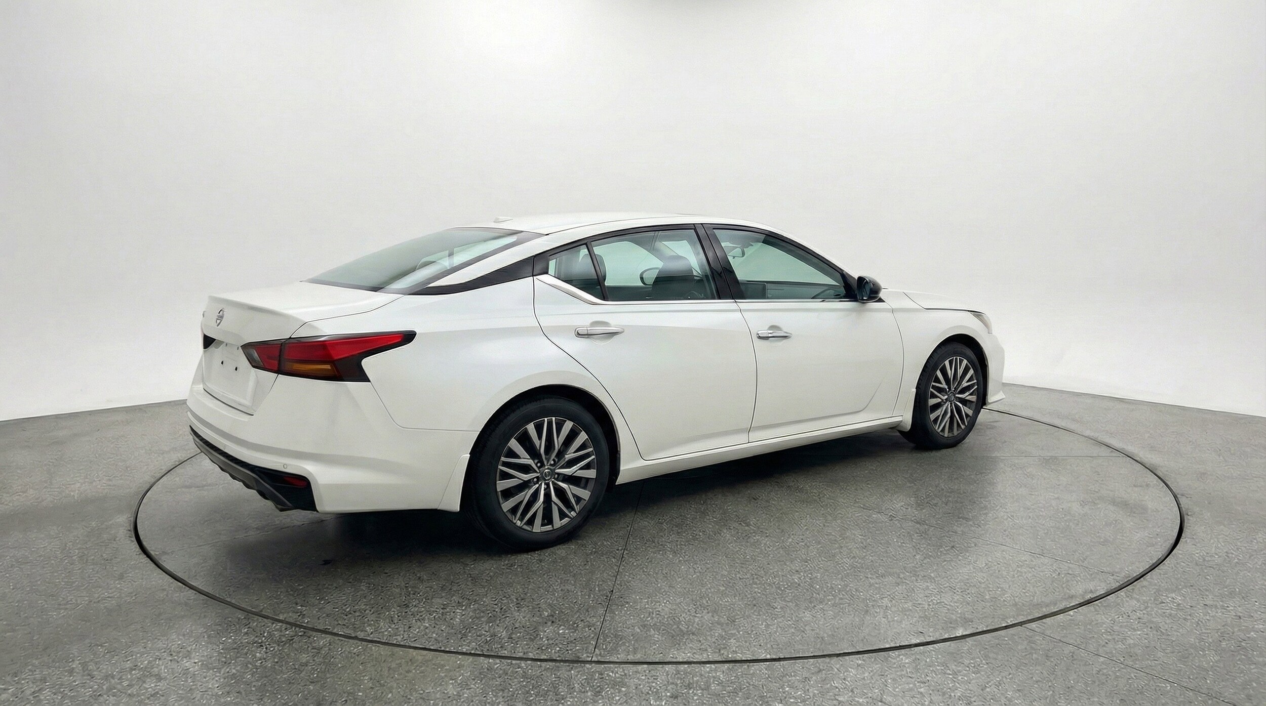 Thumbnail: 2025 Nissan Altima - 9