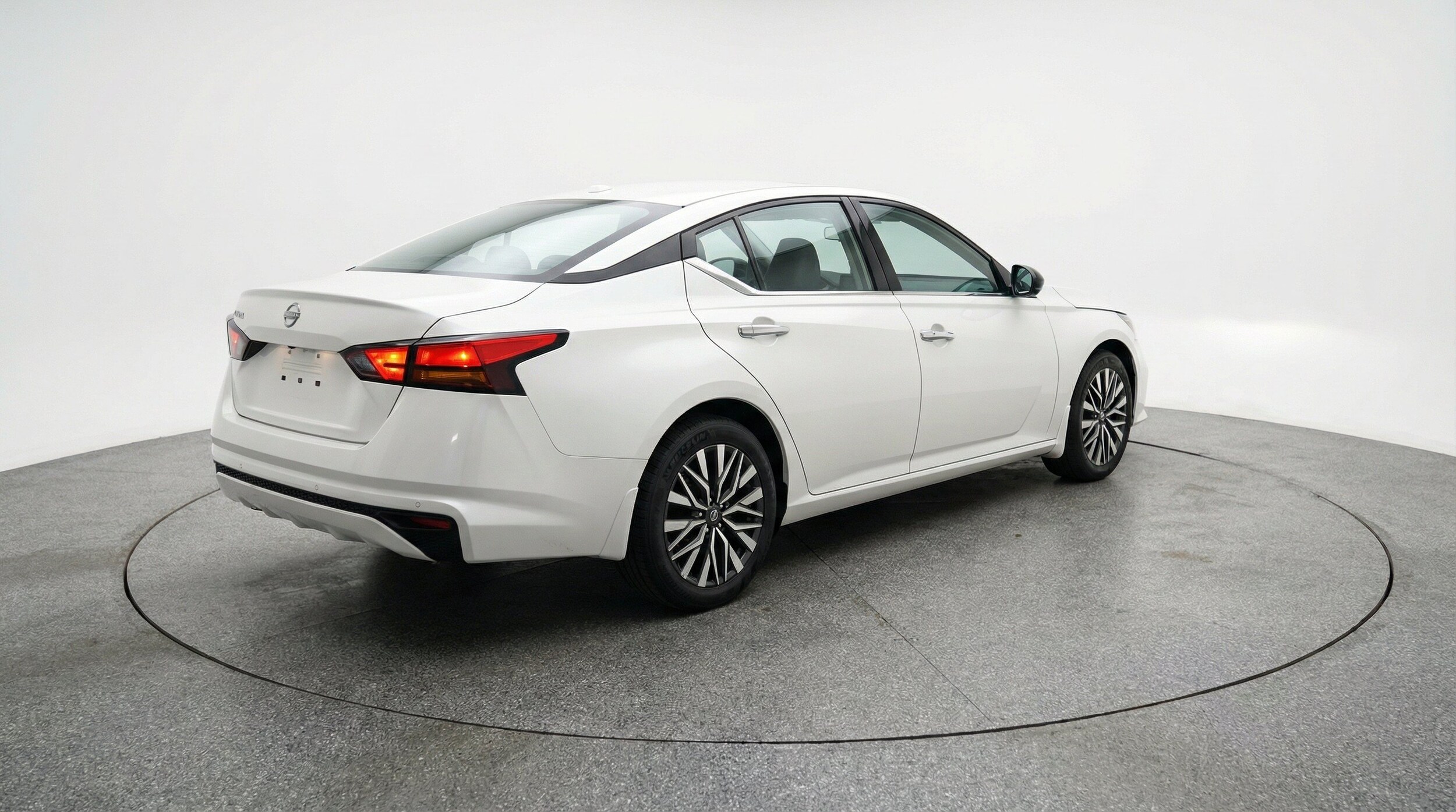 Thumbnail: 2025 Nissan Altima - 9