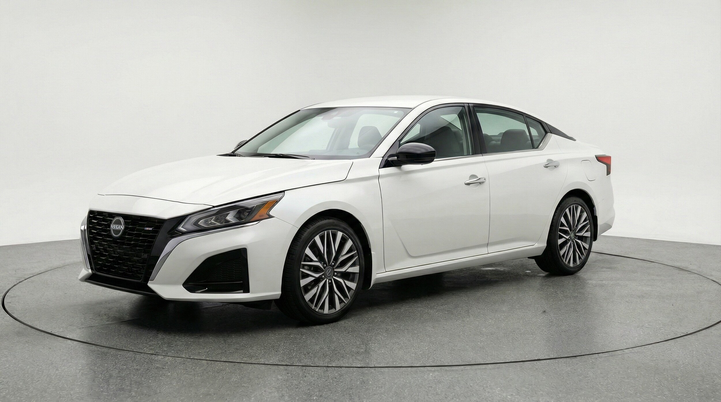 Thumbnail: 2025 Nissan Altima - 3