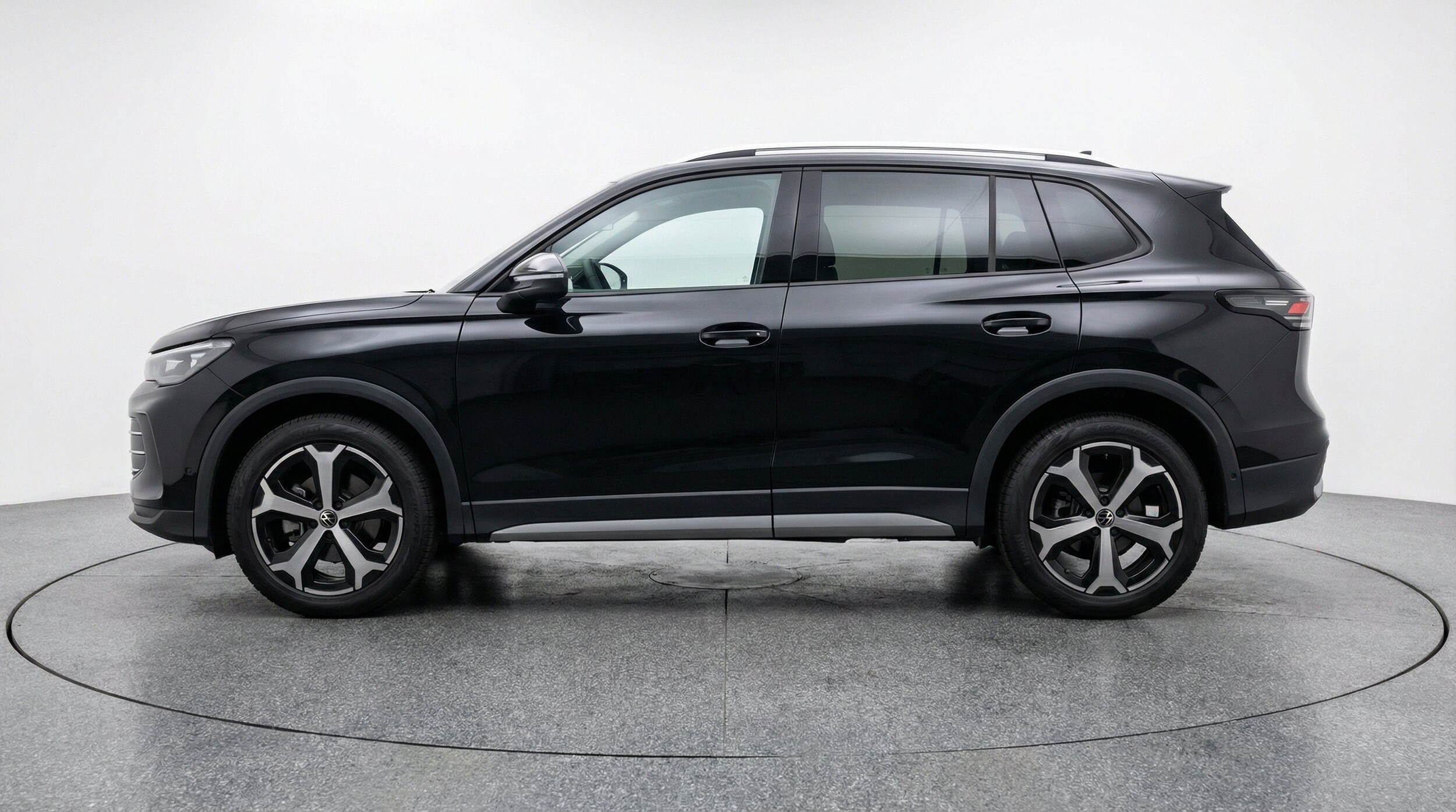 Thumbnail: 2026 Volkswagen Tiguan - 5