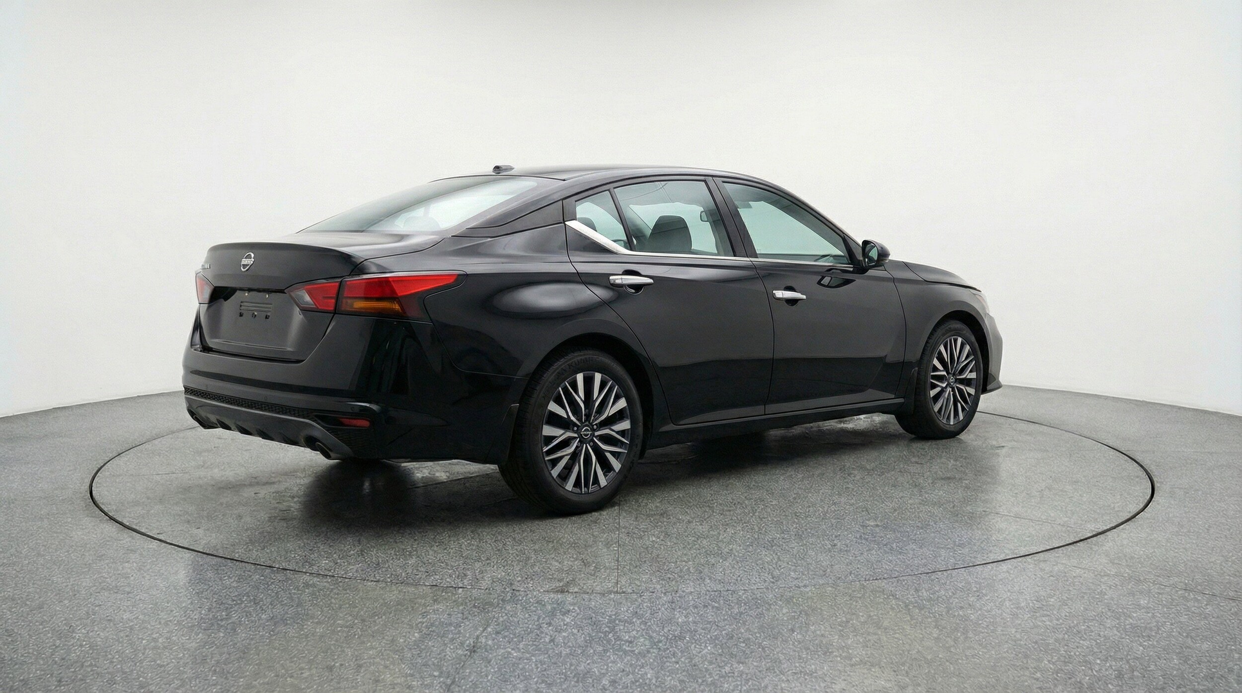 Thumbnail: 2025 Nissan Altima - 9