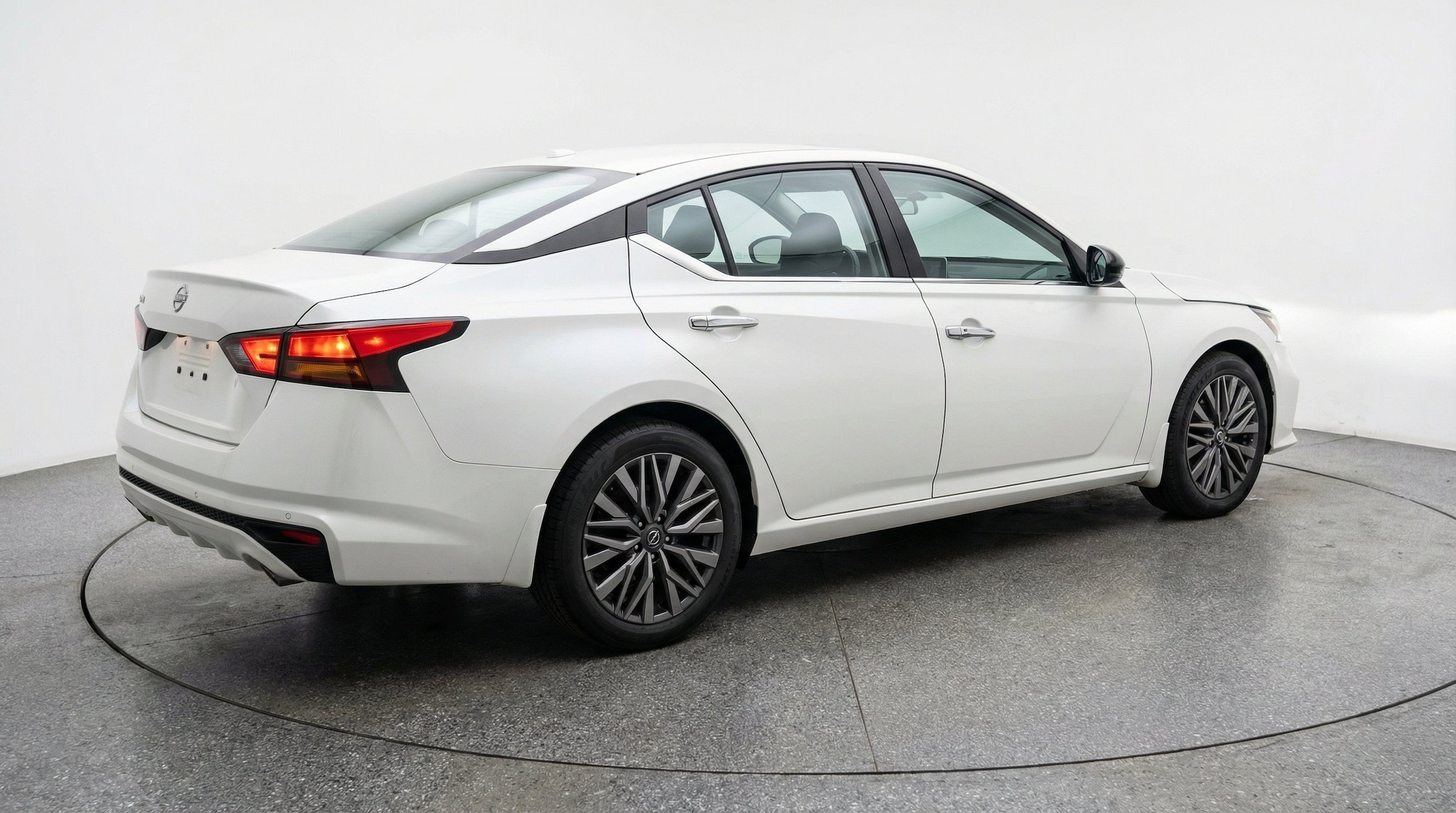 Thumbnail: 2025 Nissan Altima - 9