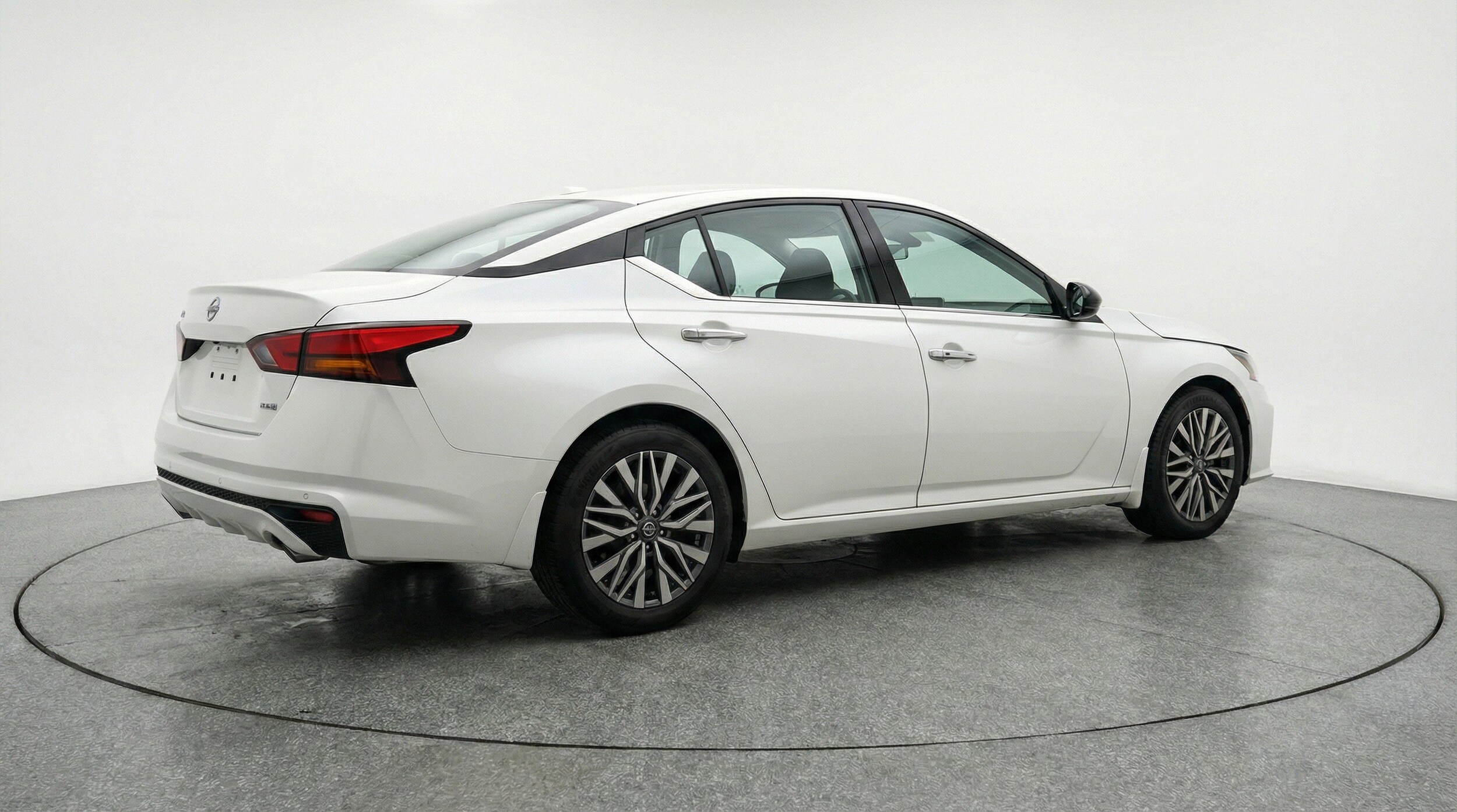 Thumbnail: 2025 Nissan Altima - 9