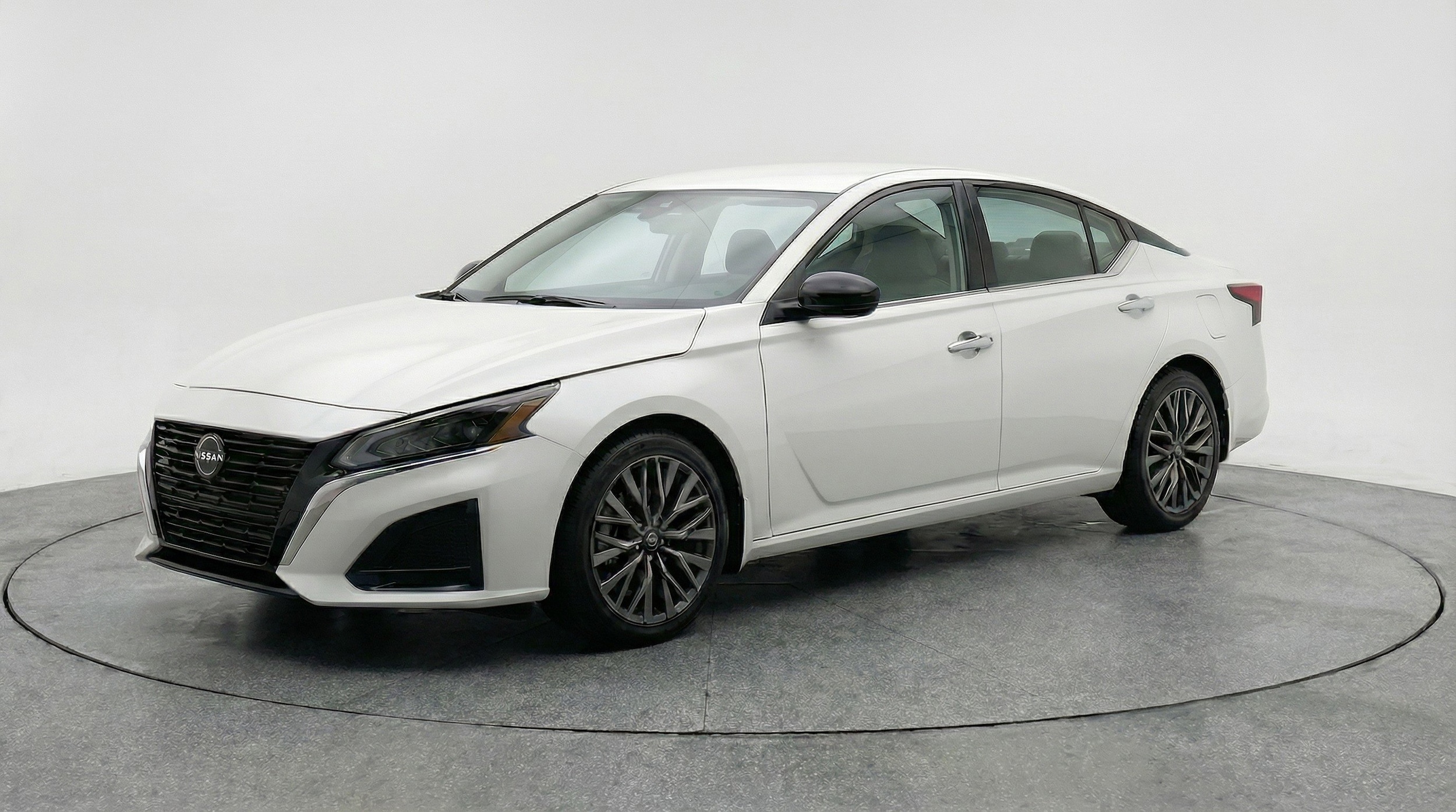 Thumbnail: 2025 Nissan Altima - 3