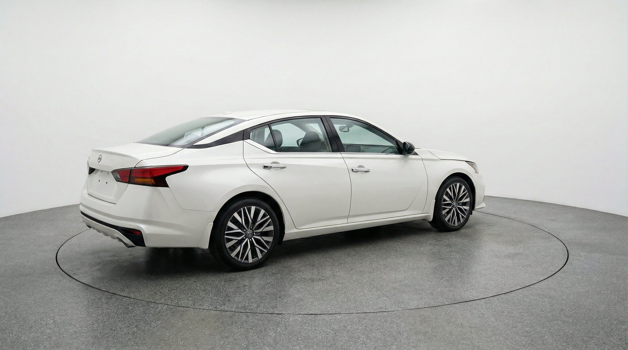 Thumbnail: 2025 Nissan Altima - 9