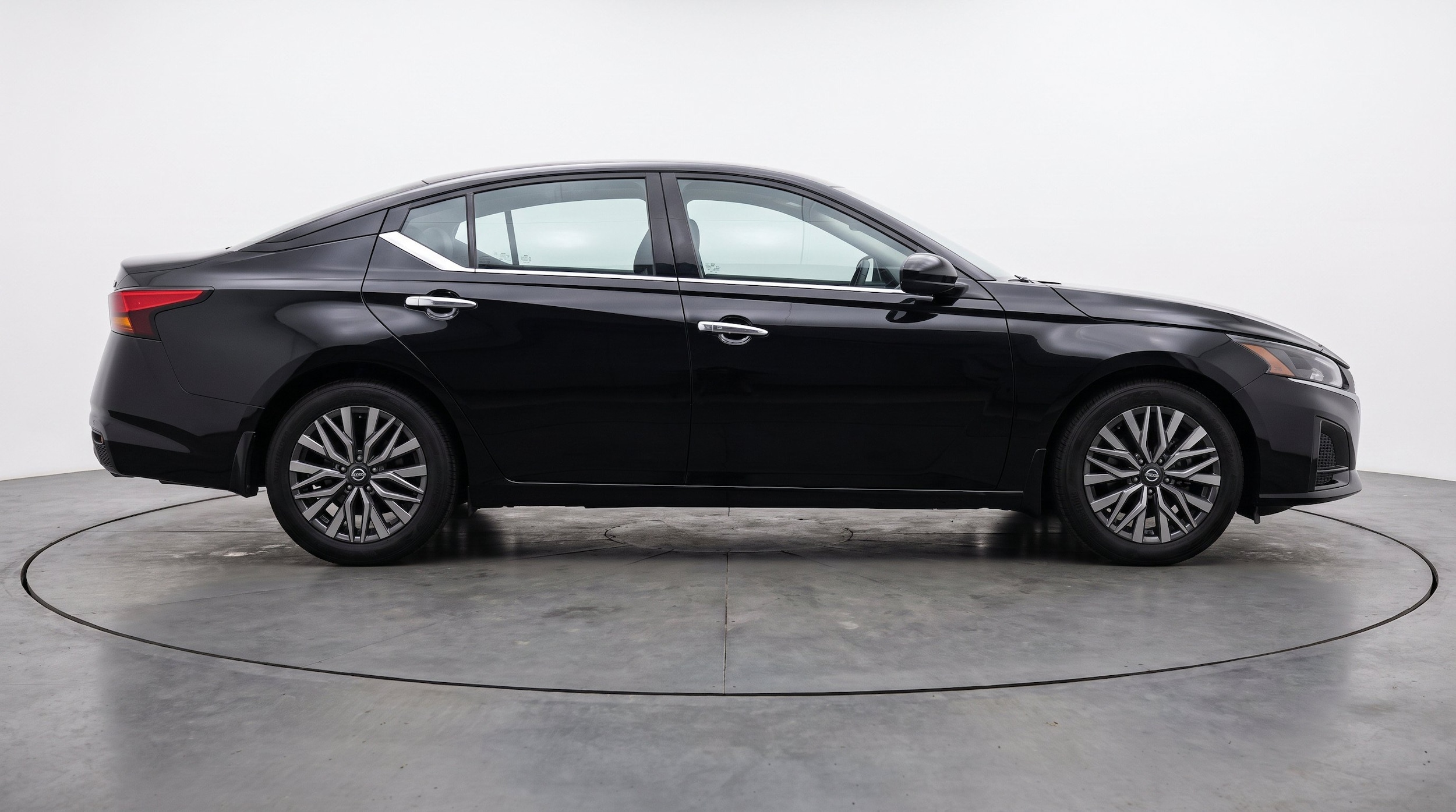 Thumbnail: 2025 Nissan Altima - 10