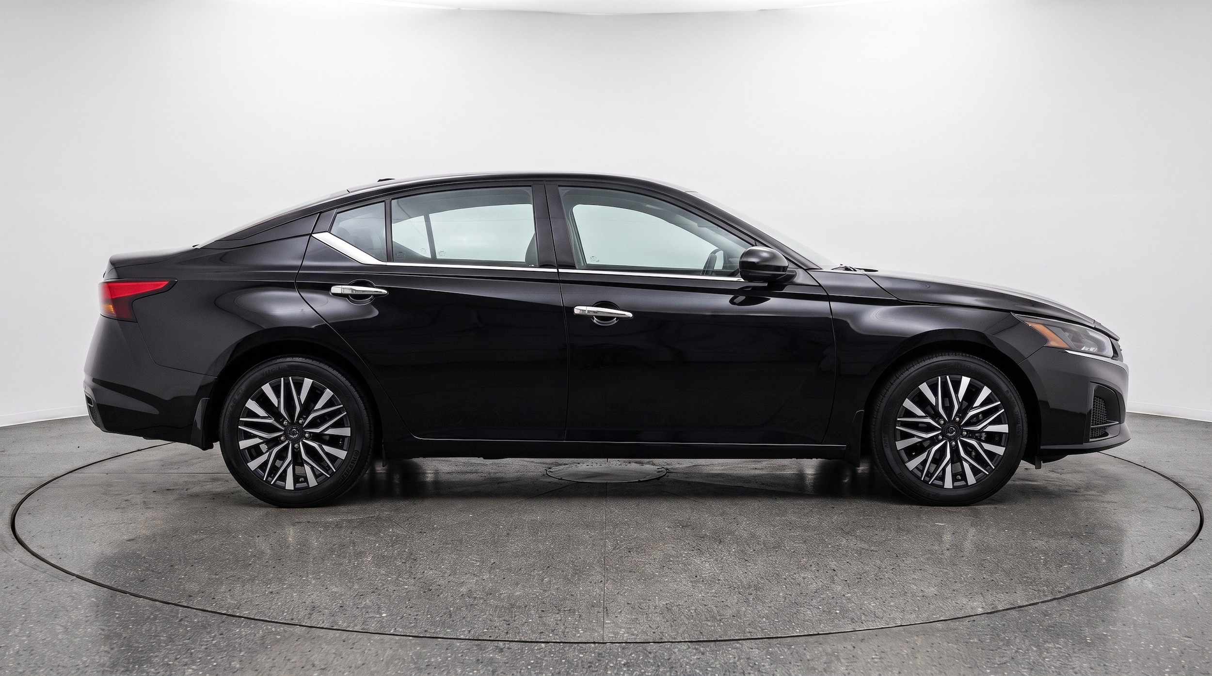 Thumbnail: 2025 Nissan Altima - 10