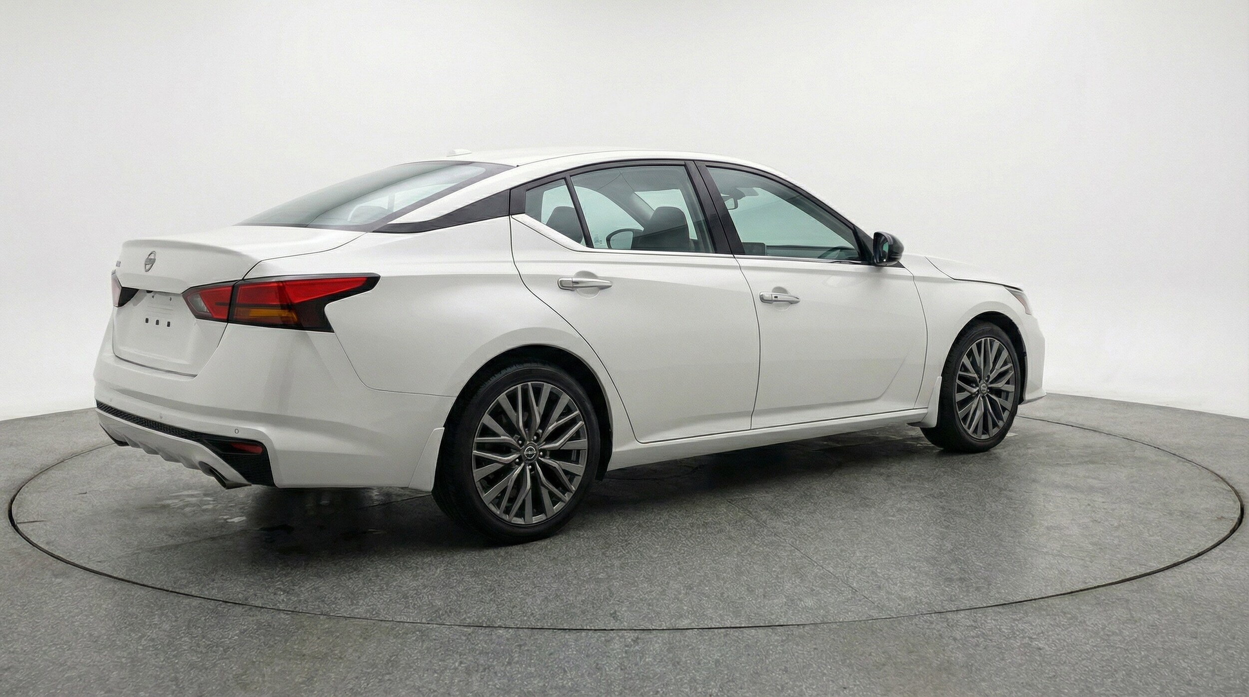 Thumbnail: 2025 Nissan Altima - 9