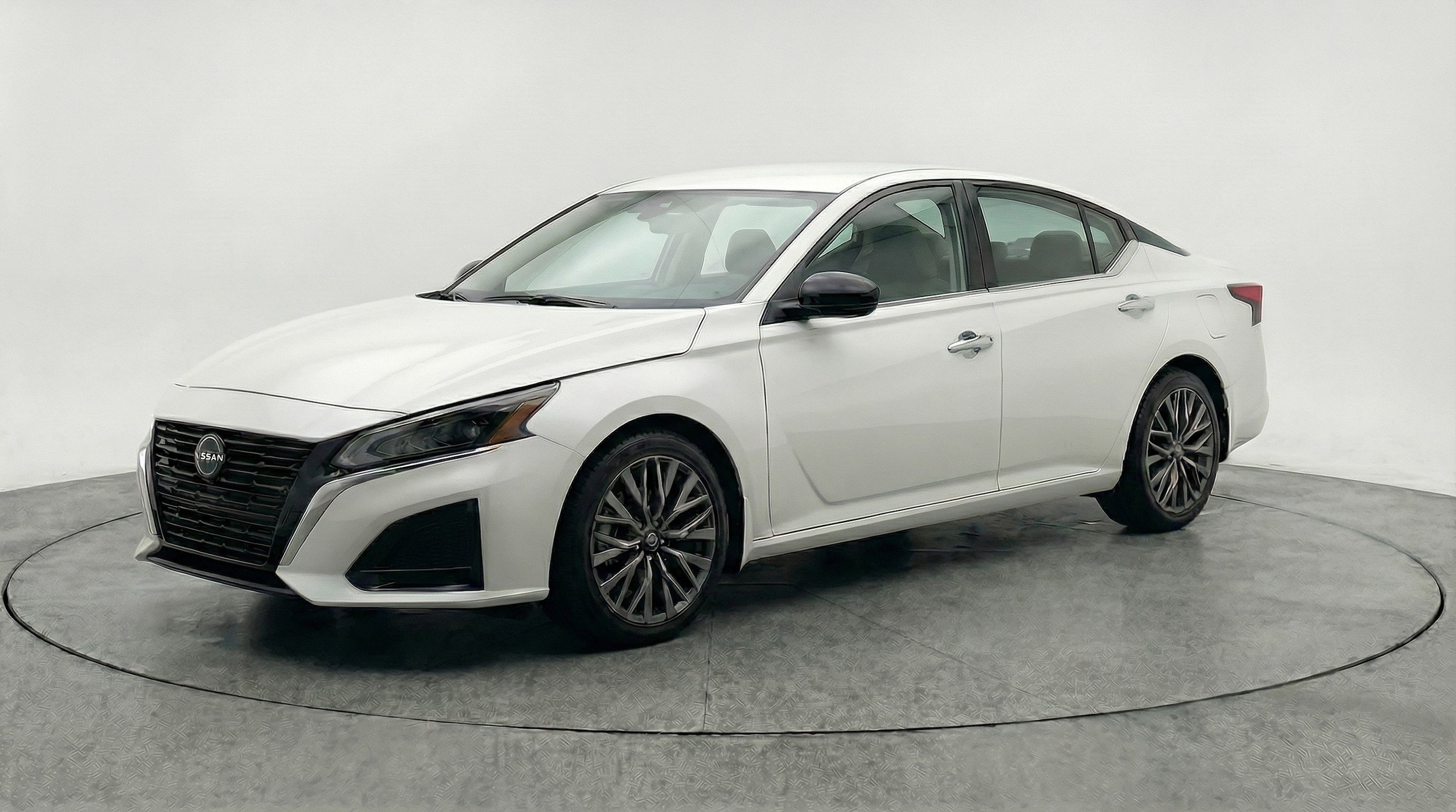 Thumbnail: 2025 Nissan Altima - 3