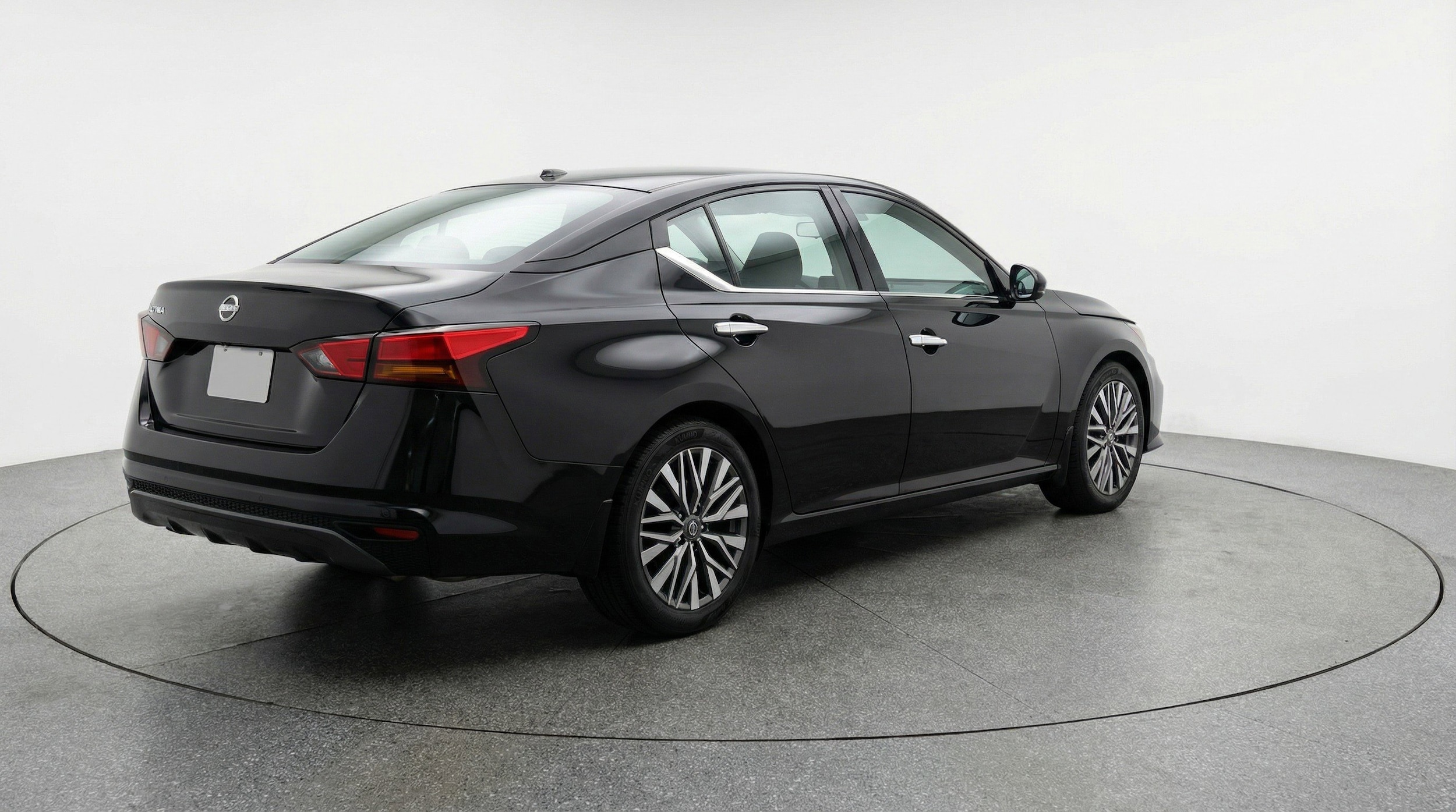 Thumbnail: 2025 Nissan Altima - 9