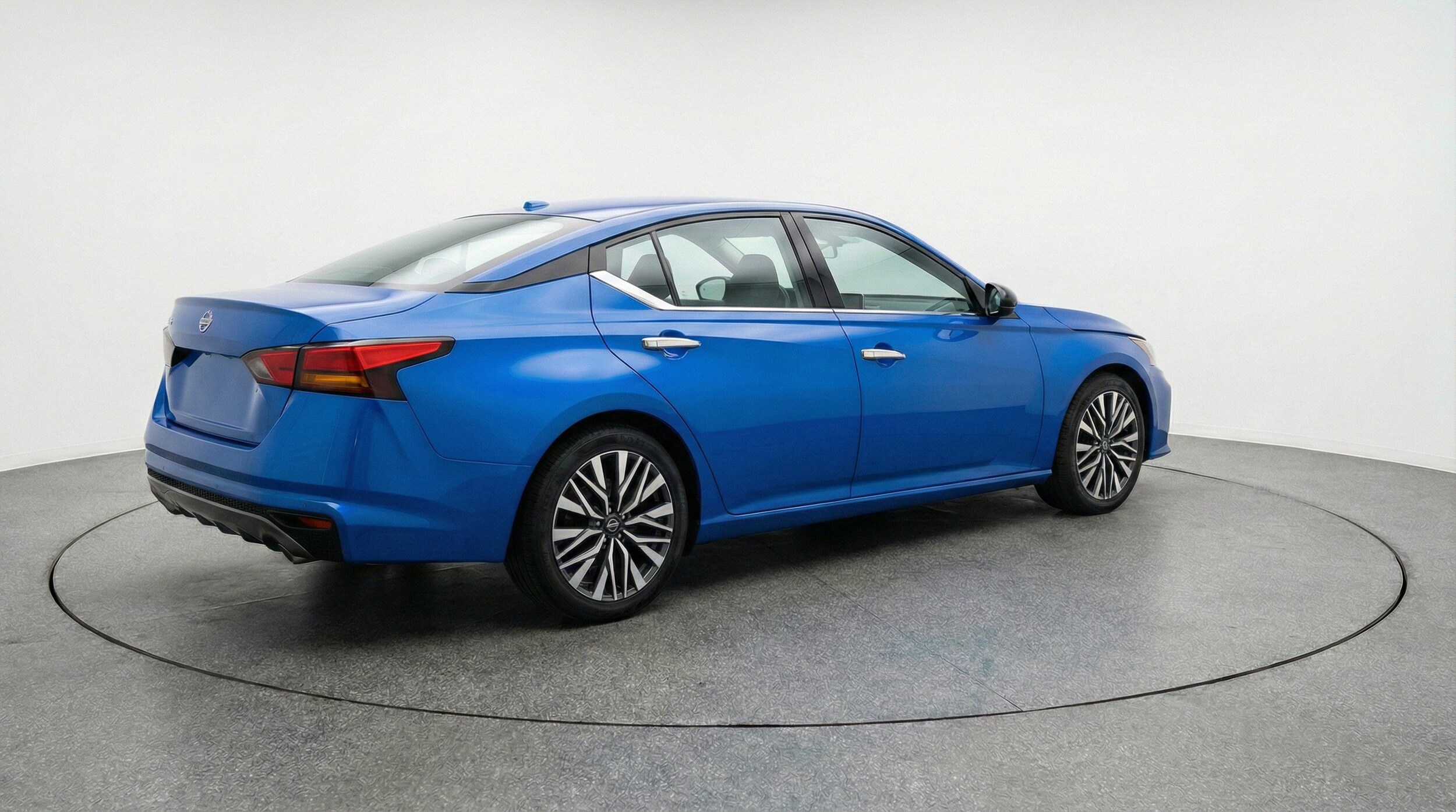 Thumbnail: 2025 Nissan Altima - 9