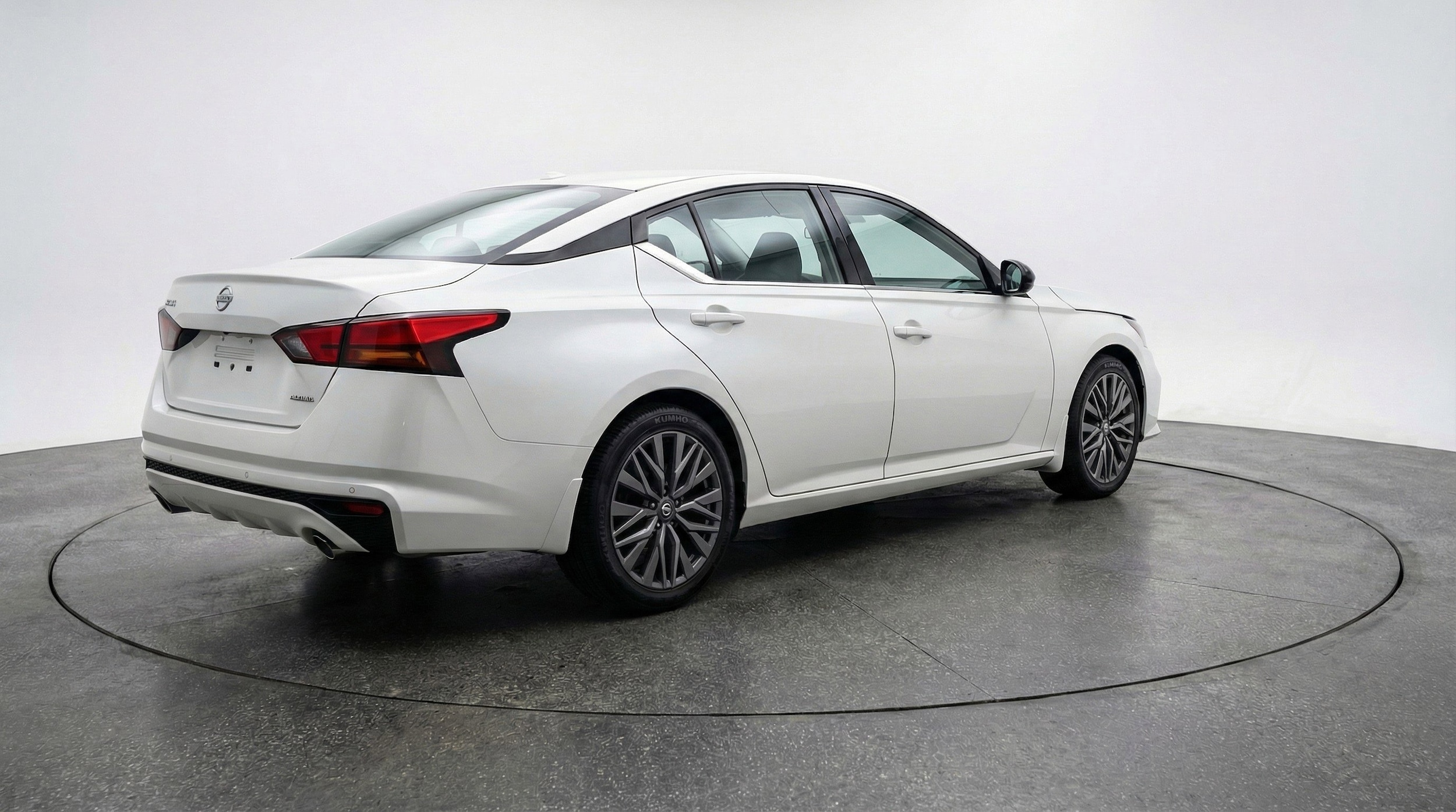 Thumbnail: 2025 Nissan Altima - 9