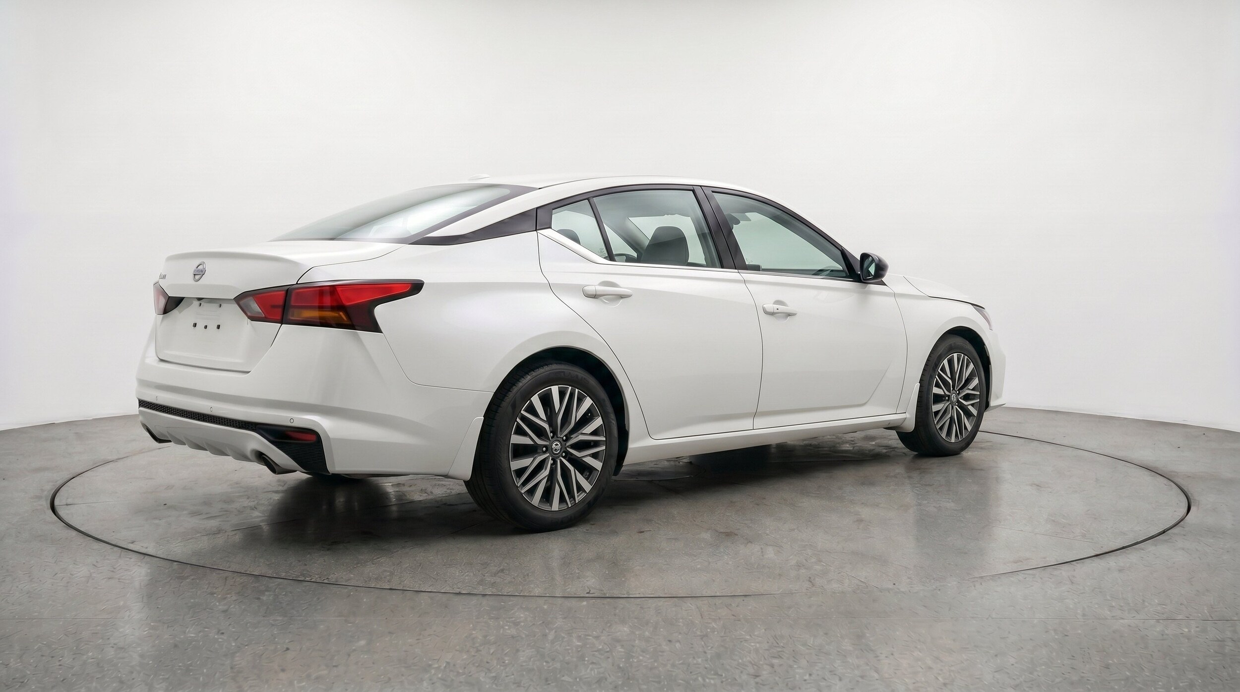 Thumbnail: 2025 Nissan Altima - 9