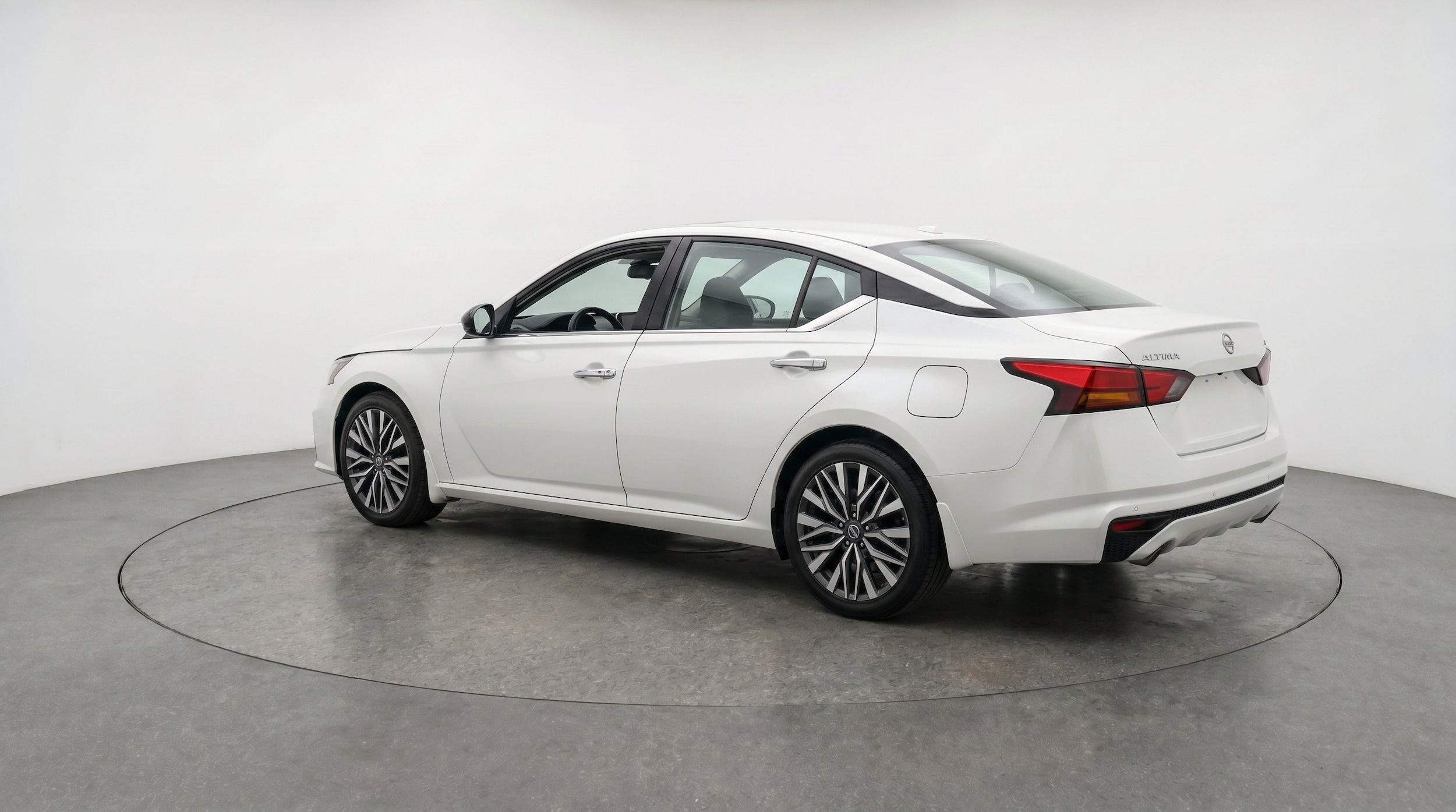 Thumbnail: 2025 Nissan Altima - 6