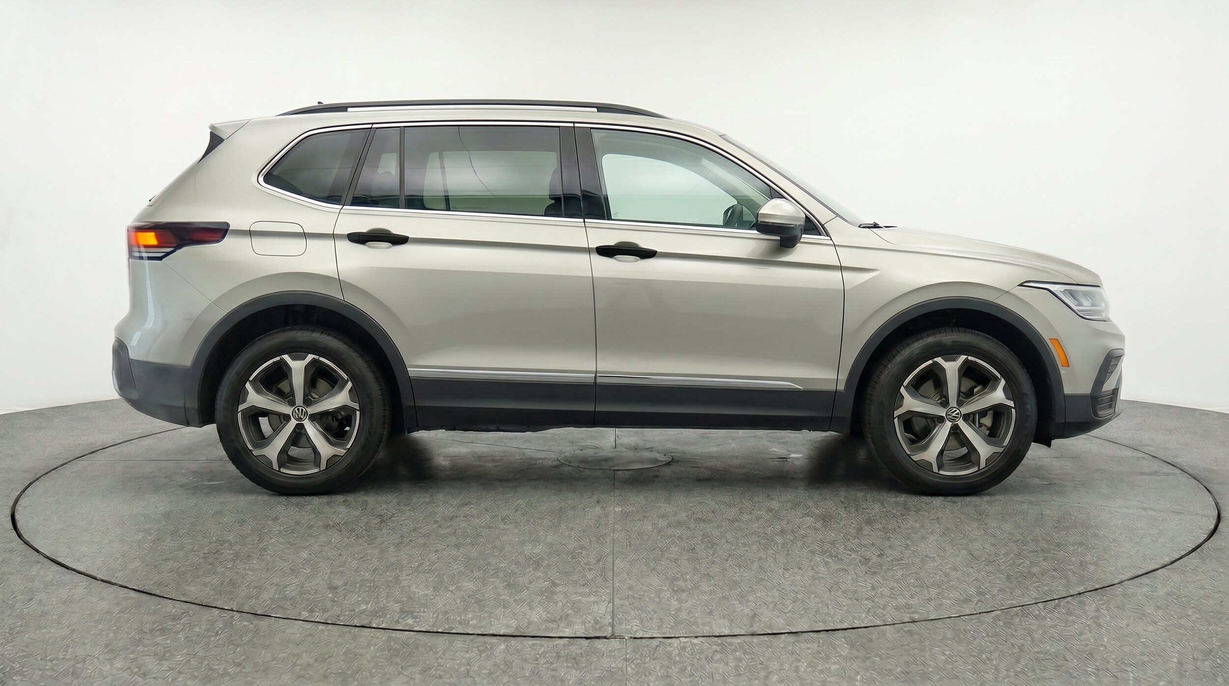 Thumbnail: 2026 Volkswagen Tiguan - 11