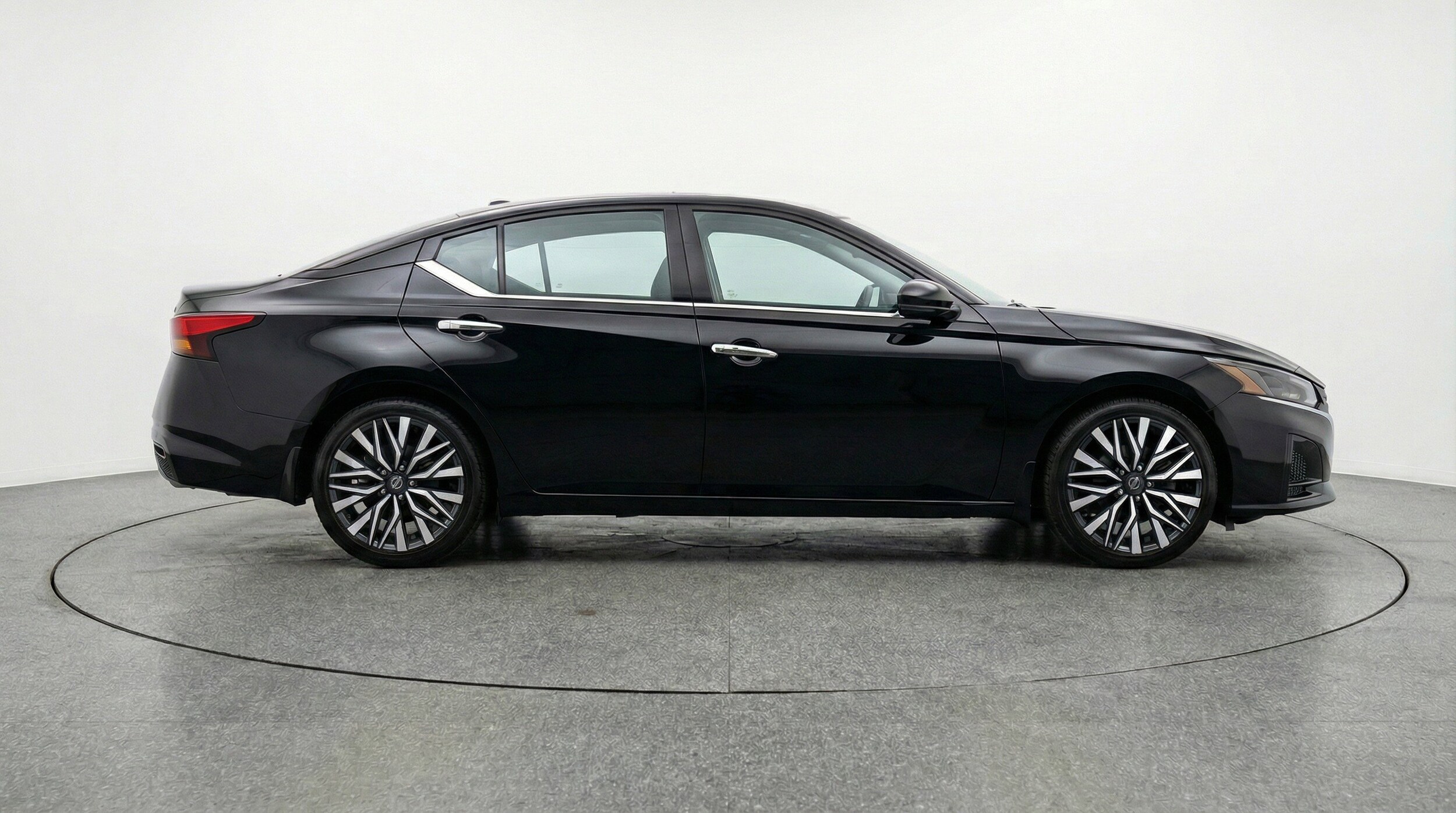 Thumbnail: 2025 Nissan Altima - 11