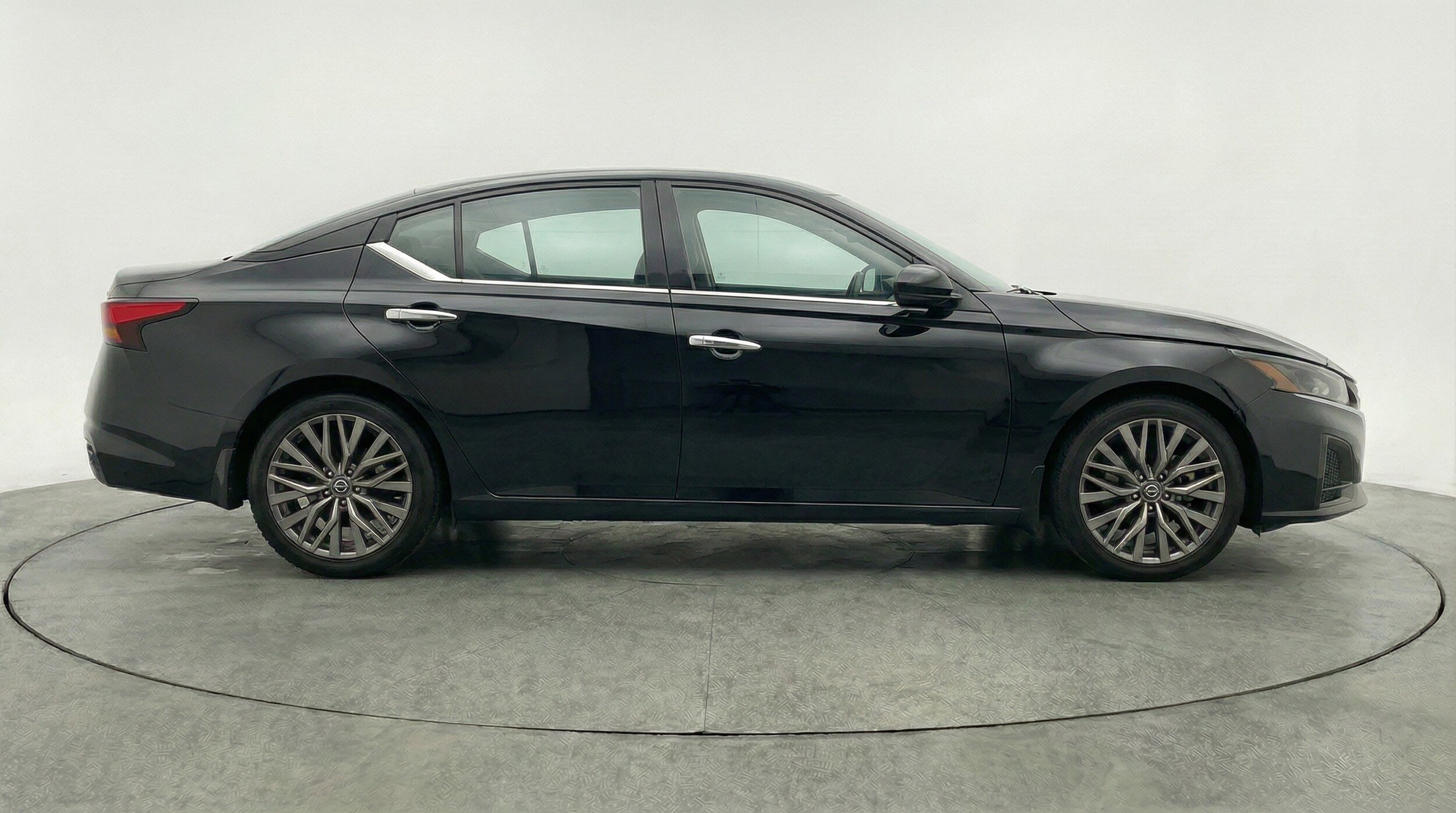 Thumbnail: 2025 Nissan Altima - 11