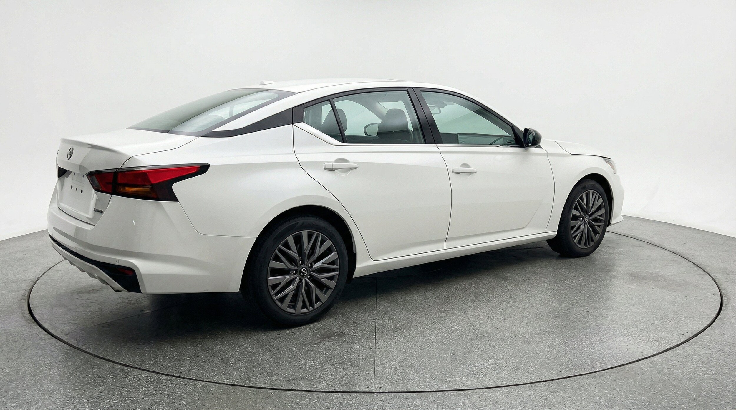 Thumbnail: 2025 Nissan Altima - 9