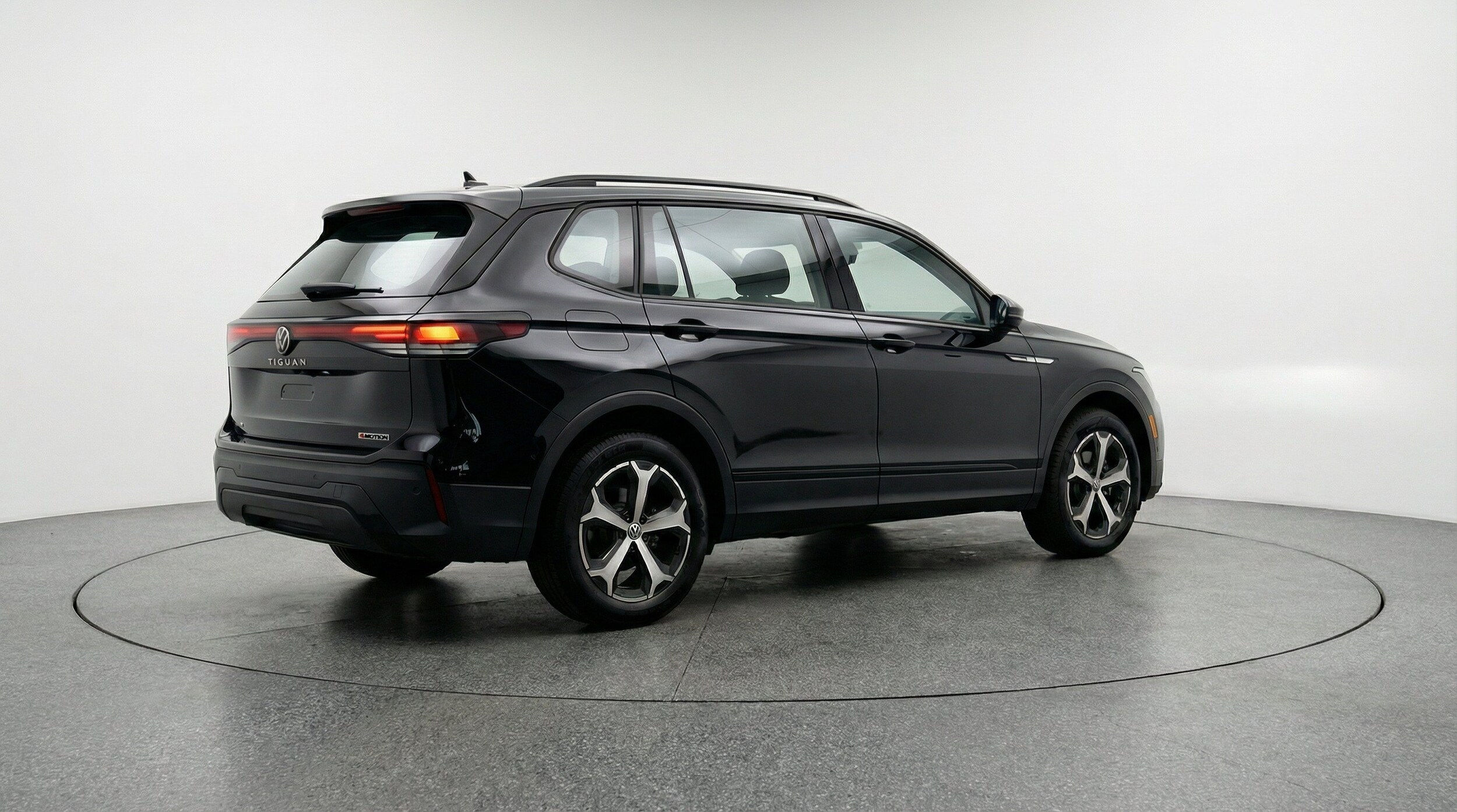 Thumbnail: 2026 Volkswagen Tiguan - 9
