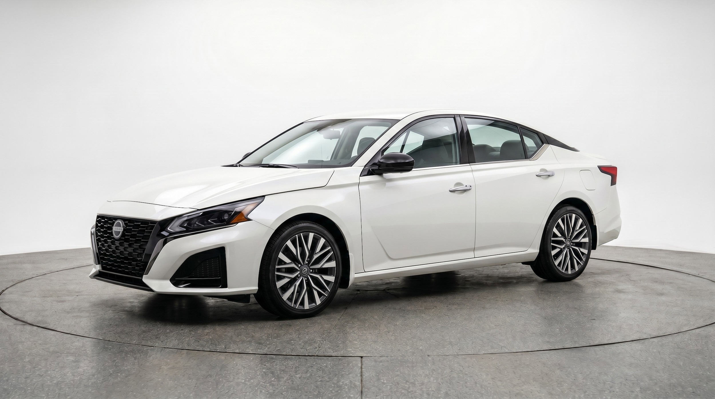 Thumbnail: 2025 Nissan Altima - 3