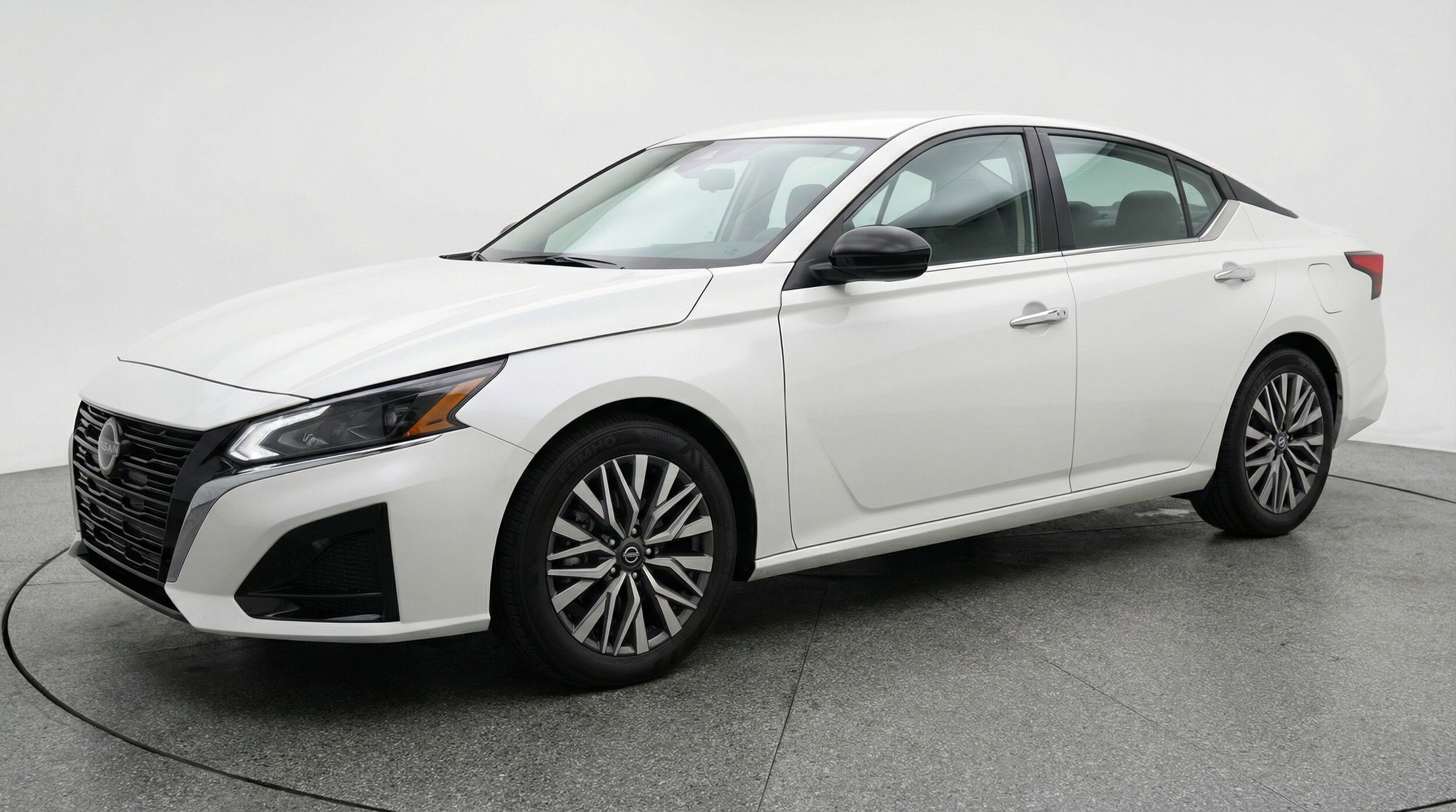 Thumbnail: 2025 Nissan Altima - 3