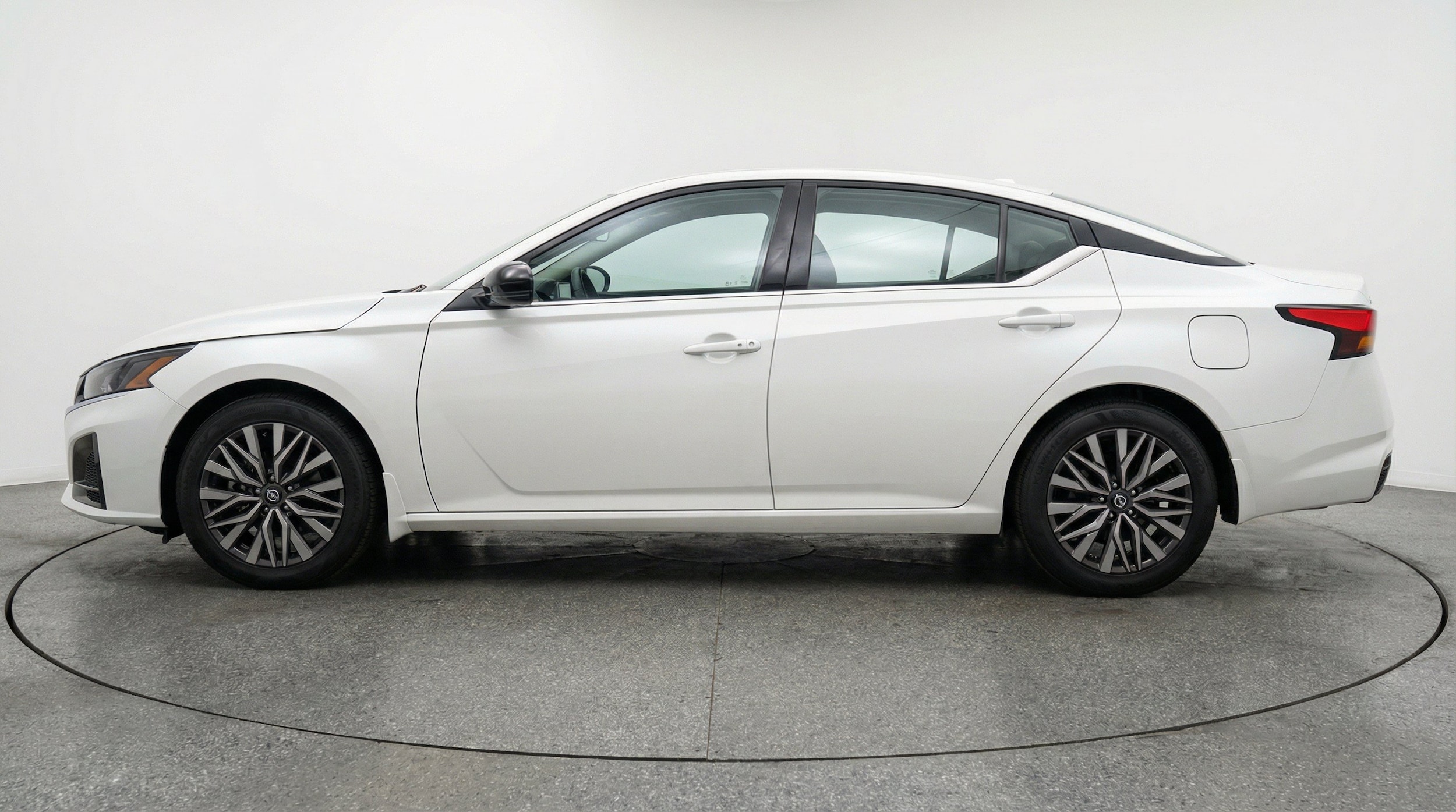 Thumbnail: 2025 Nissan Altima - 5