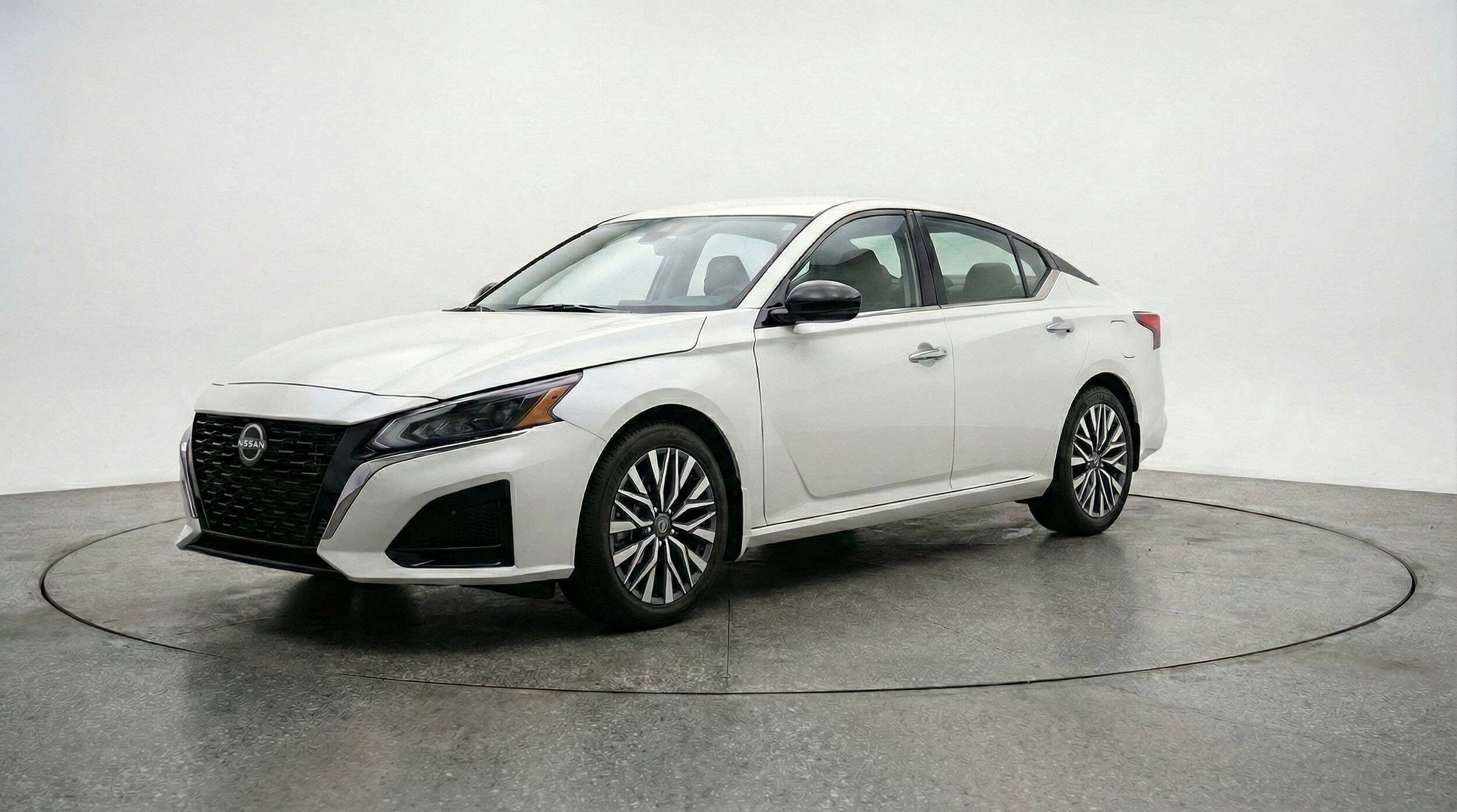 Thumbnail: 2025 Nissan Altima - 3