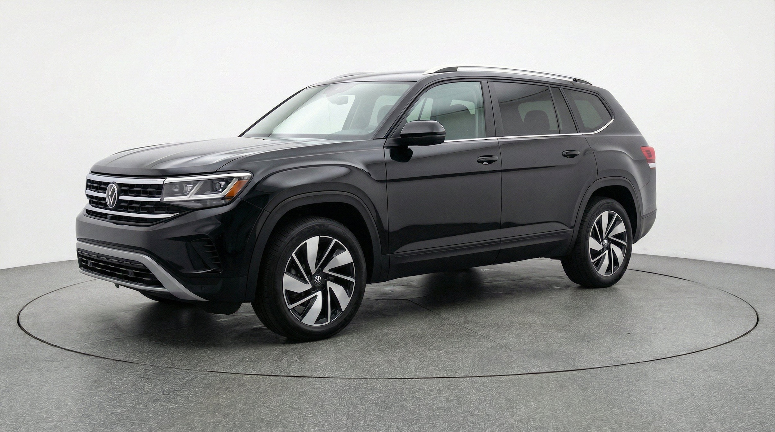 Thumbnail: 2026 Volkswagen Atlas - 3