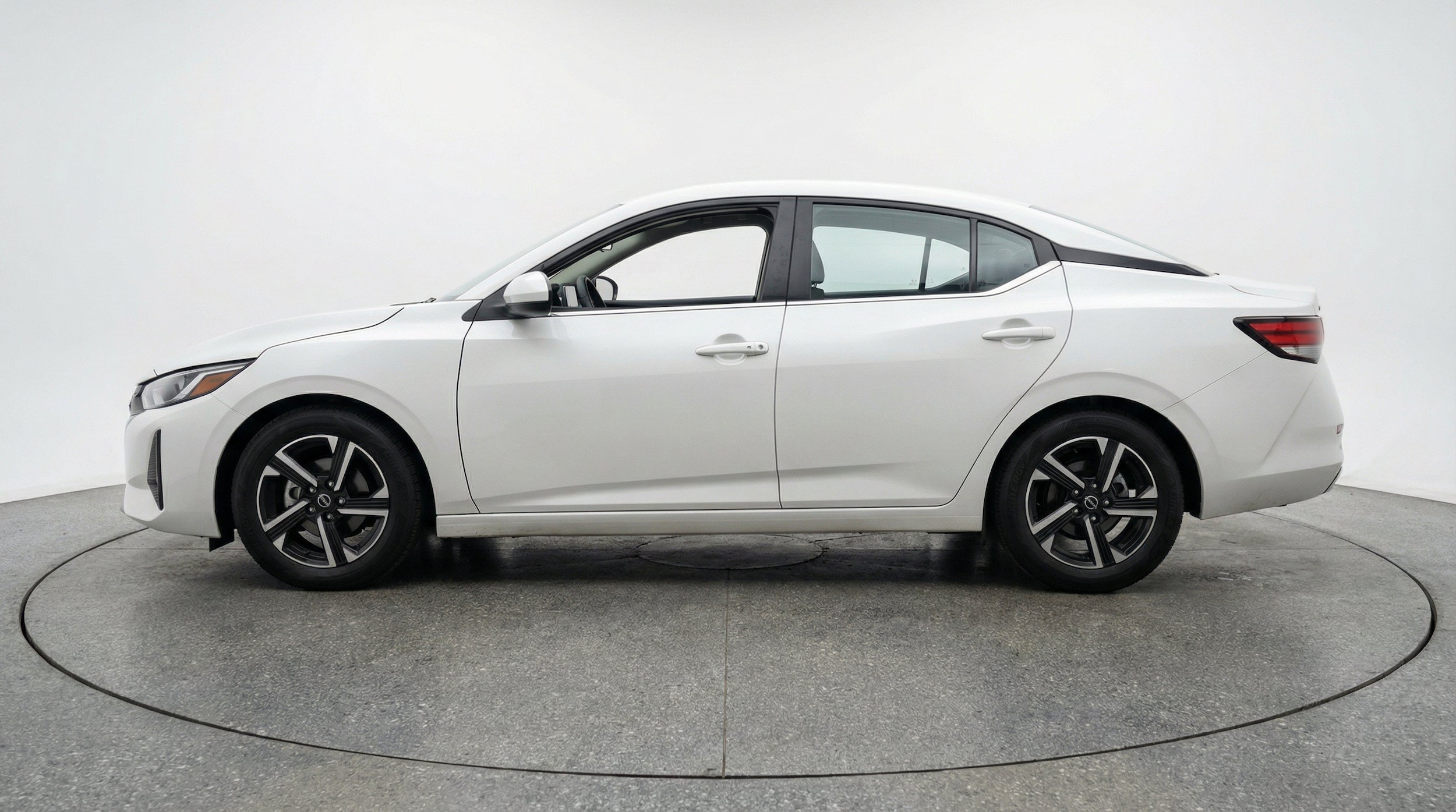 Thumbnail: 2025 Nissan Sentra - 5