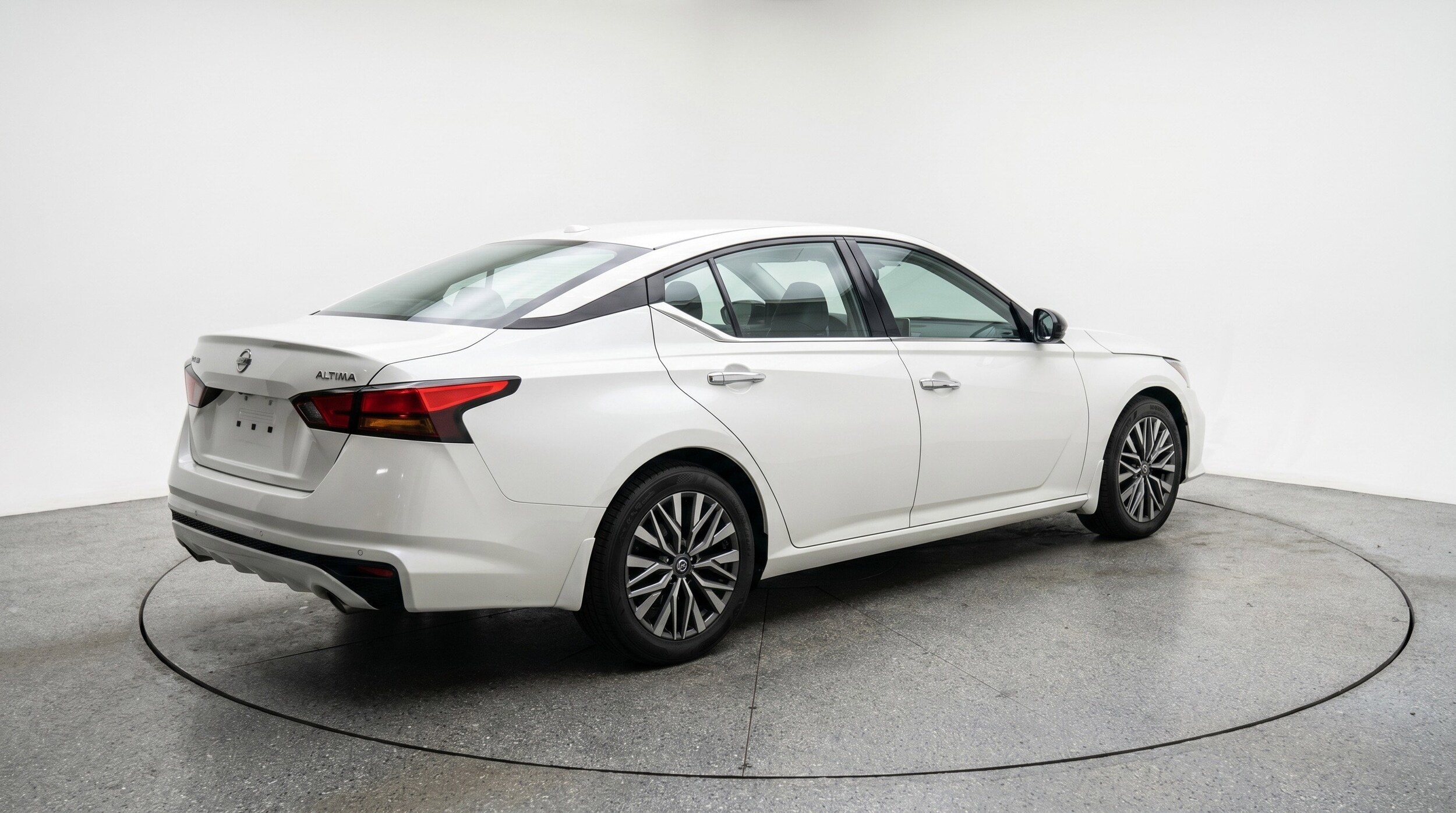 Thumbnail: 2025 Nissan Altima - 9