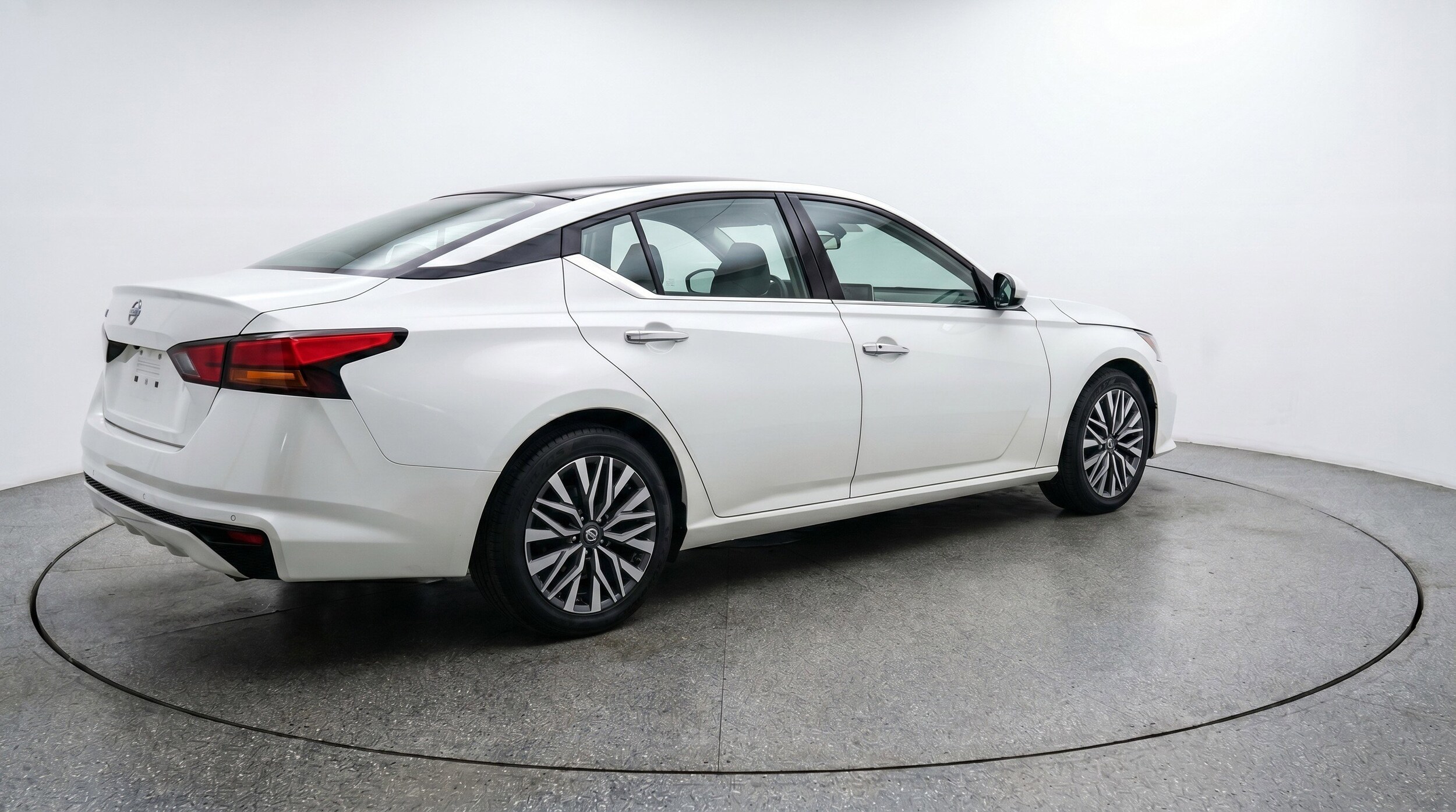 Thumbnail: 2025 Nissan Altima - 9