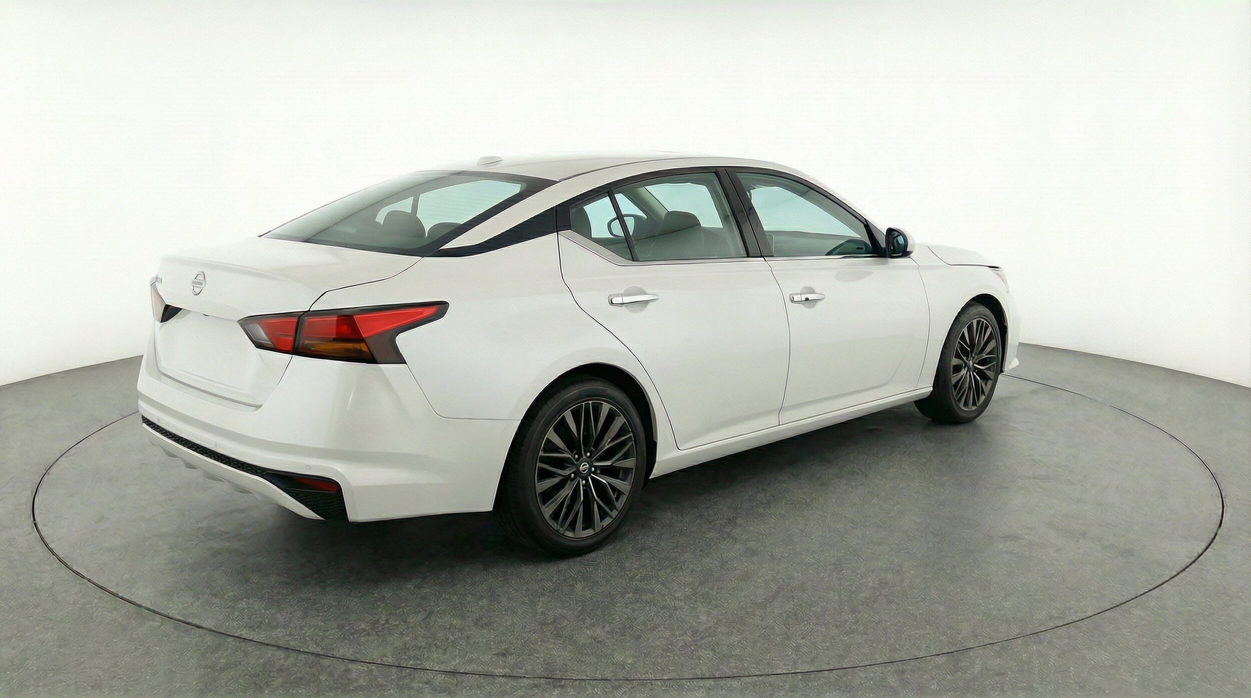 Thumbnail: 2025 Nissan Altima - 9