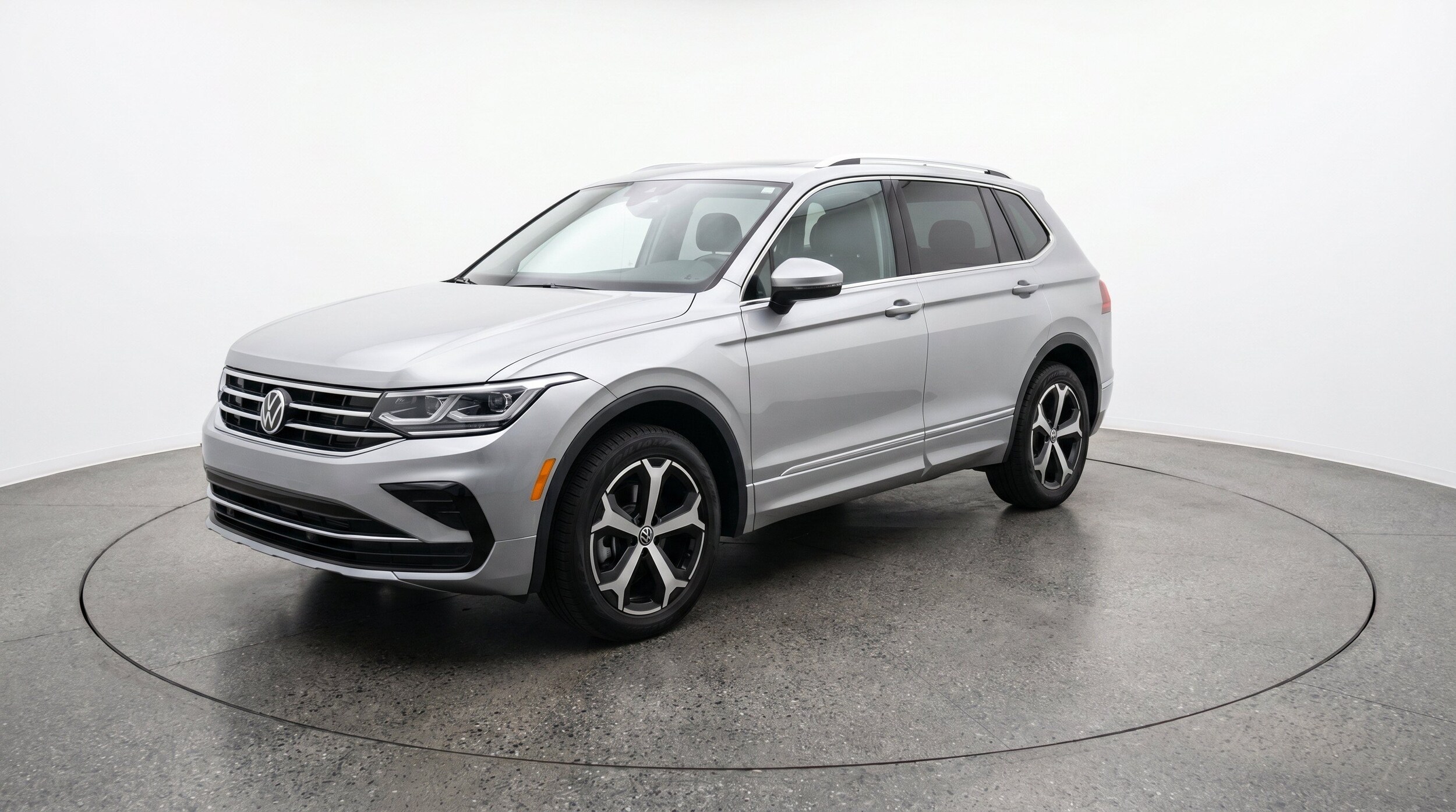 Thumbnail: 2026 Volkswagen Tiguan - 3