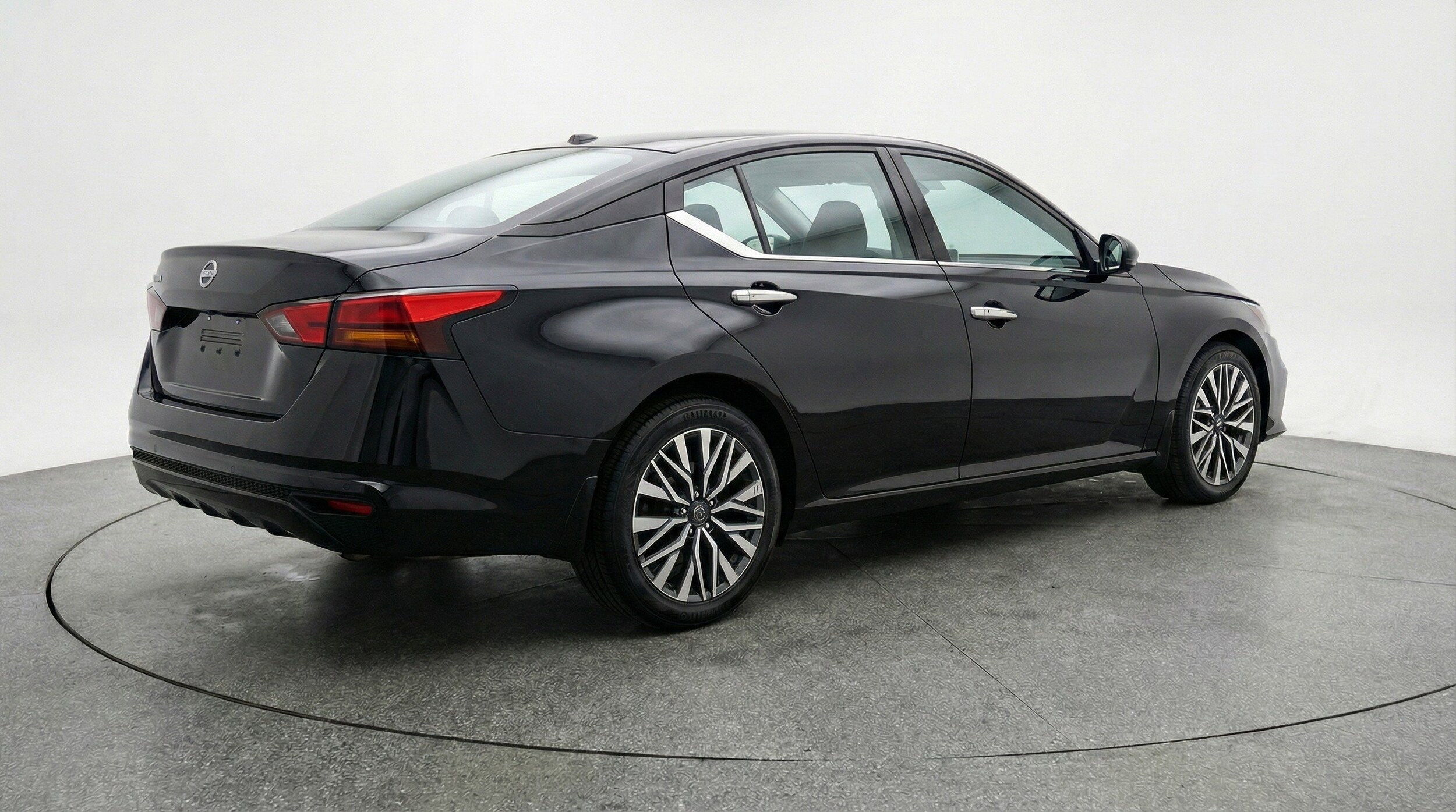 Thumbnail: 2025 Nissan Altima - 9