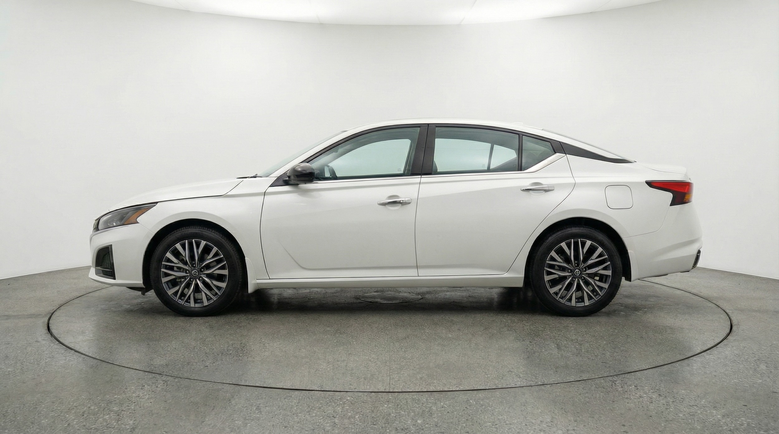 Thumbnail: 2025 Nissan Altima - 4