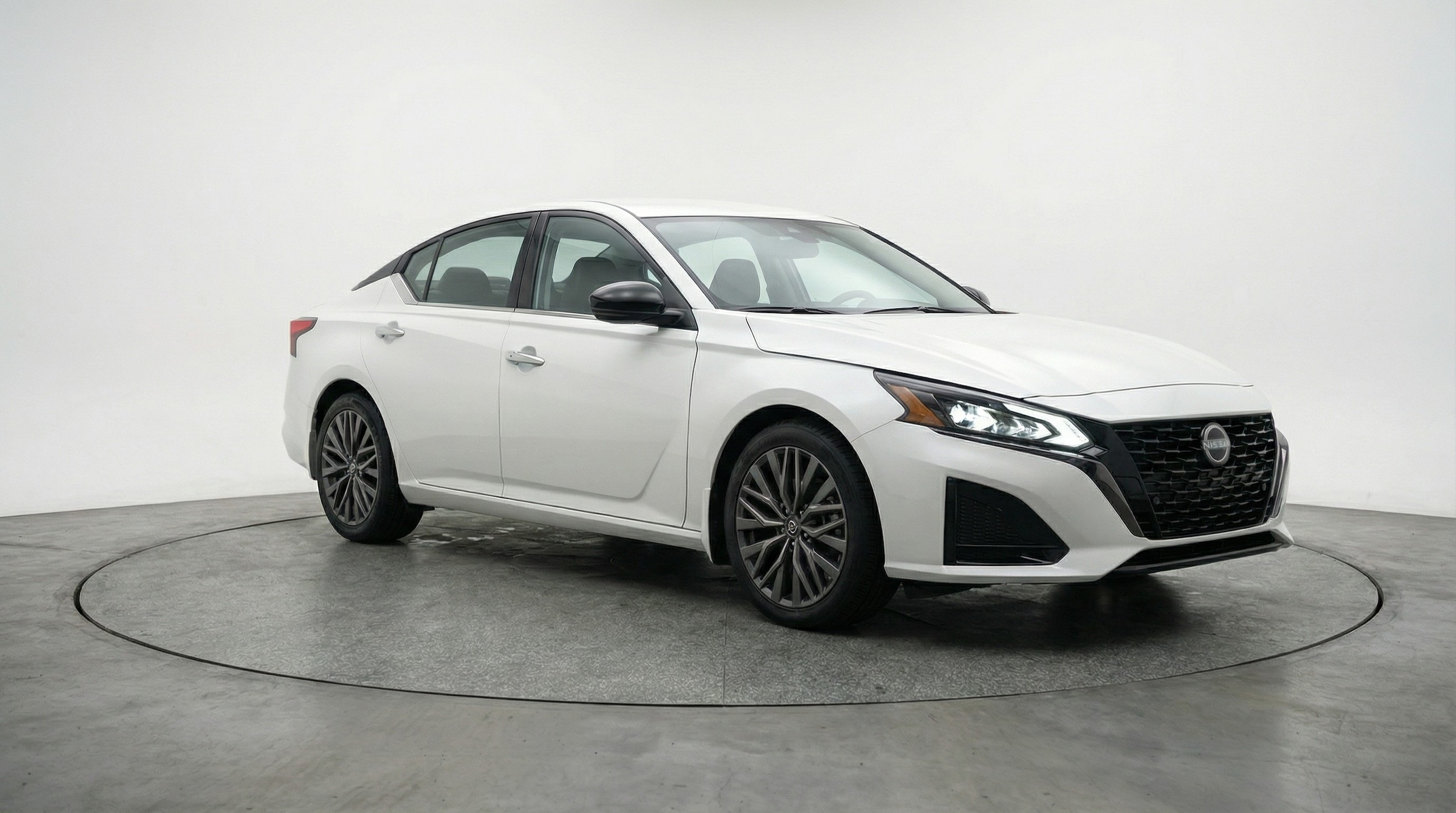 Thumbnail: 2025 Nissan Altima - 1