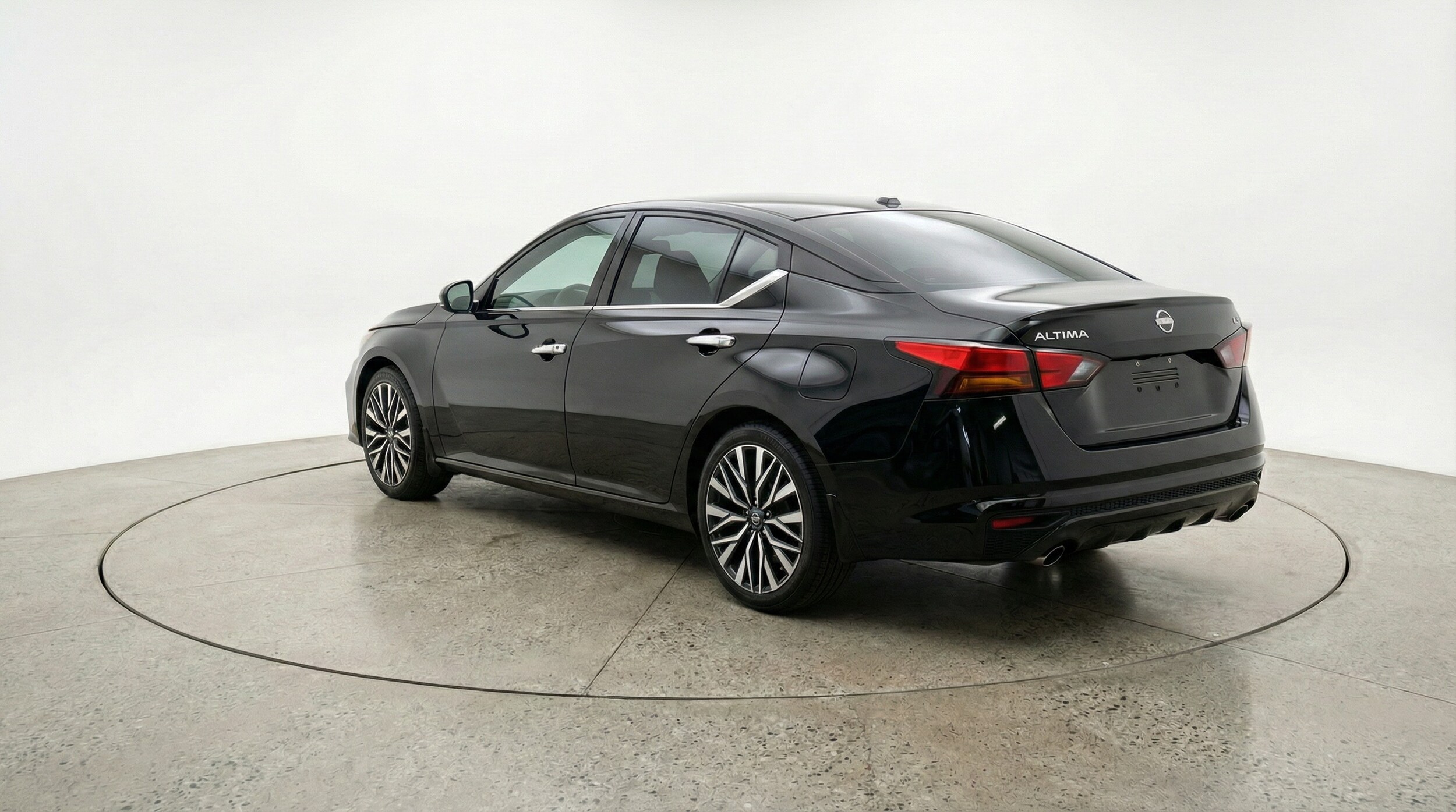 Thumbnail: 2025 Nissan Altima - 5