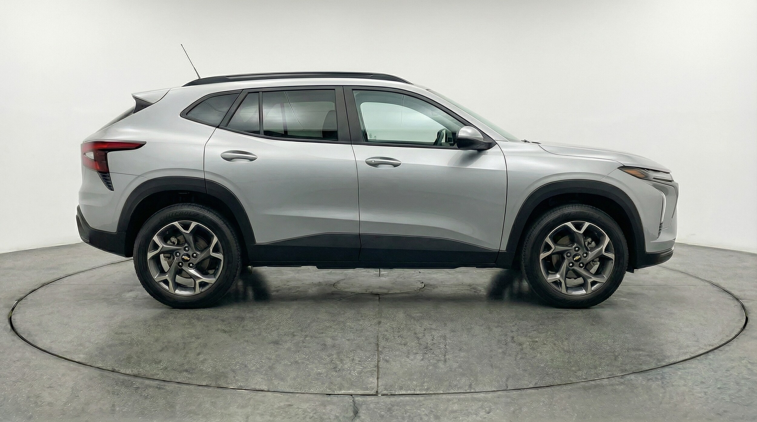 Thumbnail: 2025 Chevrolet Trax - 8