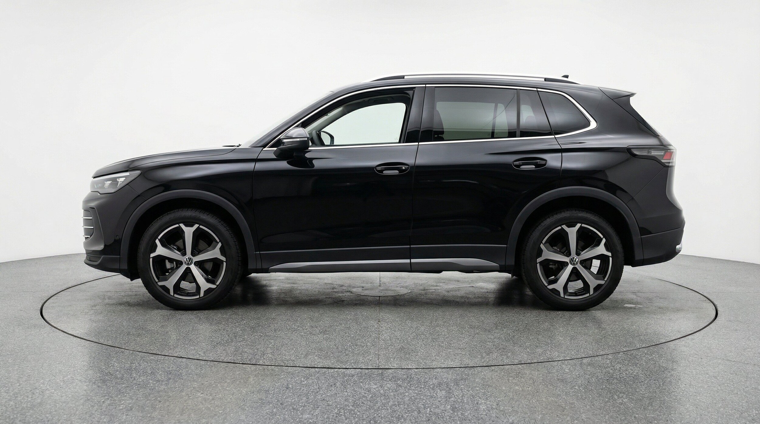 Thumbnail: 2026 Volkswagen Tiguan - 5