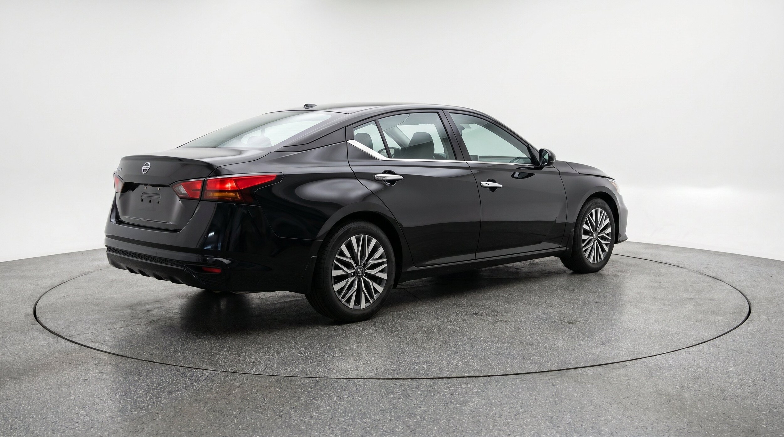 Thumbnail: 2025 Nissan Altima - 9