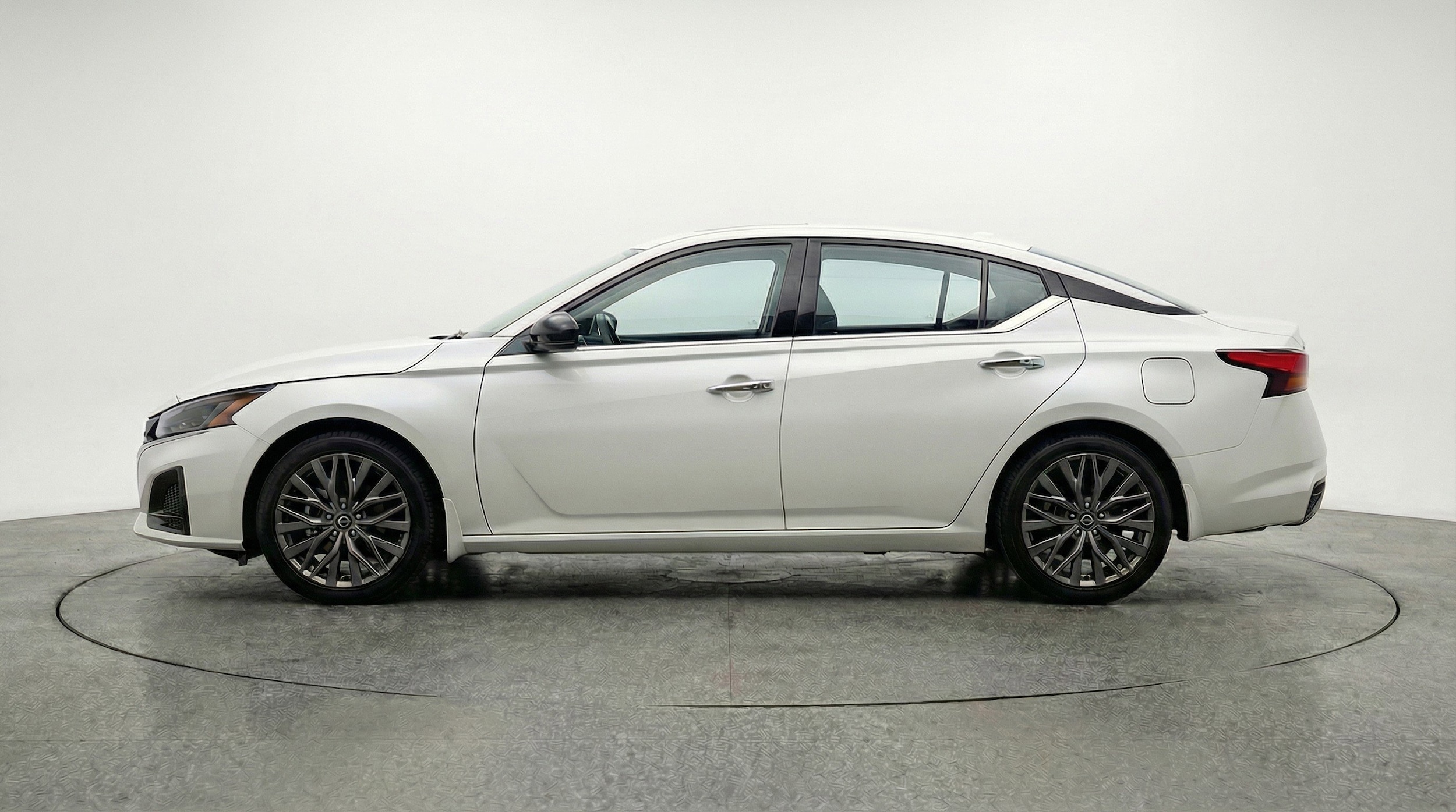 Thumbnail: 2025 Nissan Altima - 5
