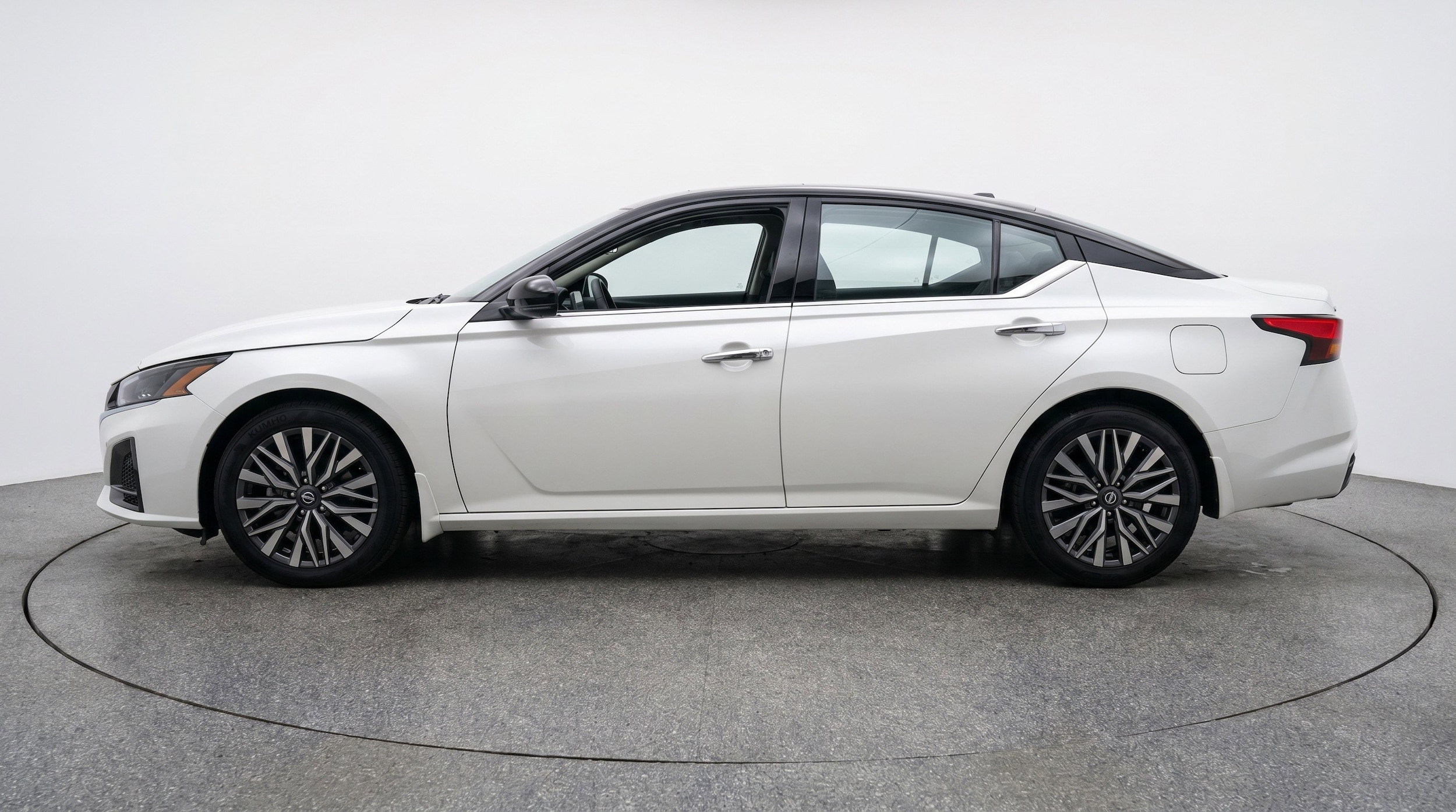 Thumbnail: 2025 Nissan Altima - 5
