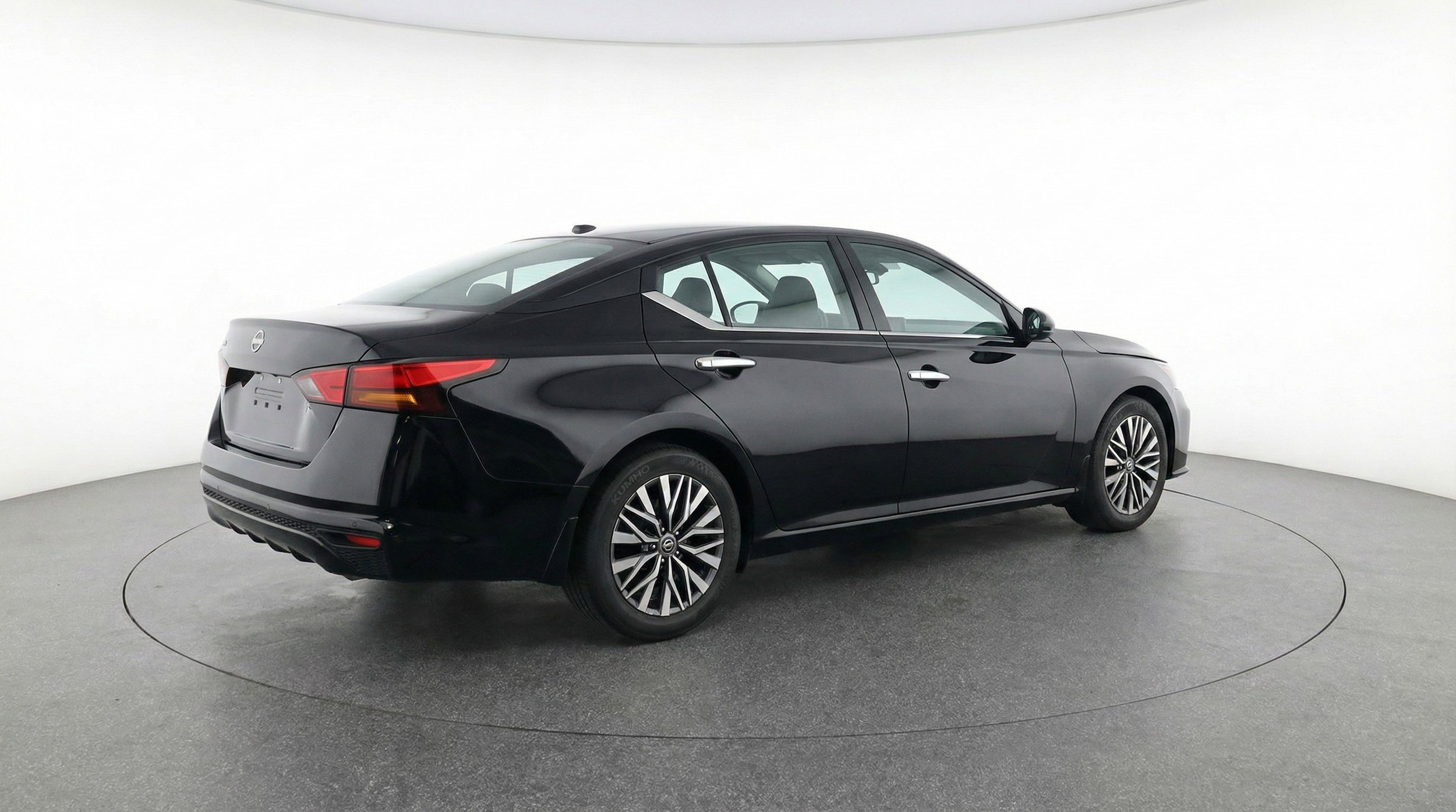 Thumbnail: 2025 Nissan Altima - 9