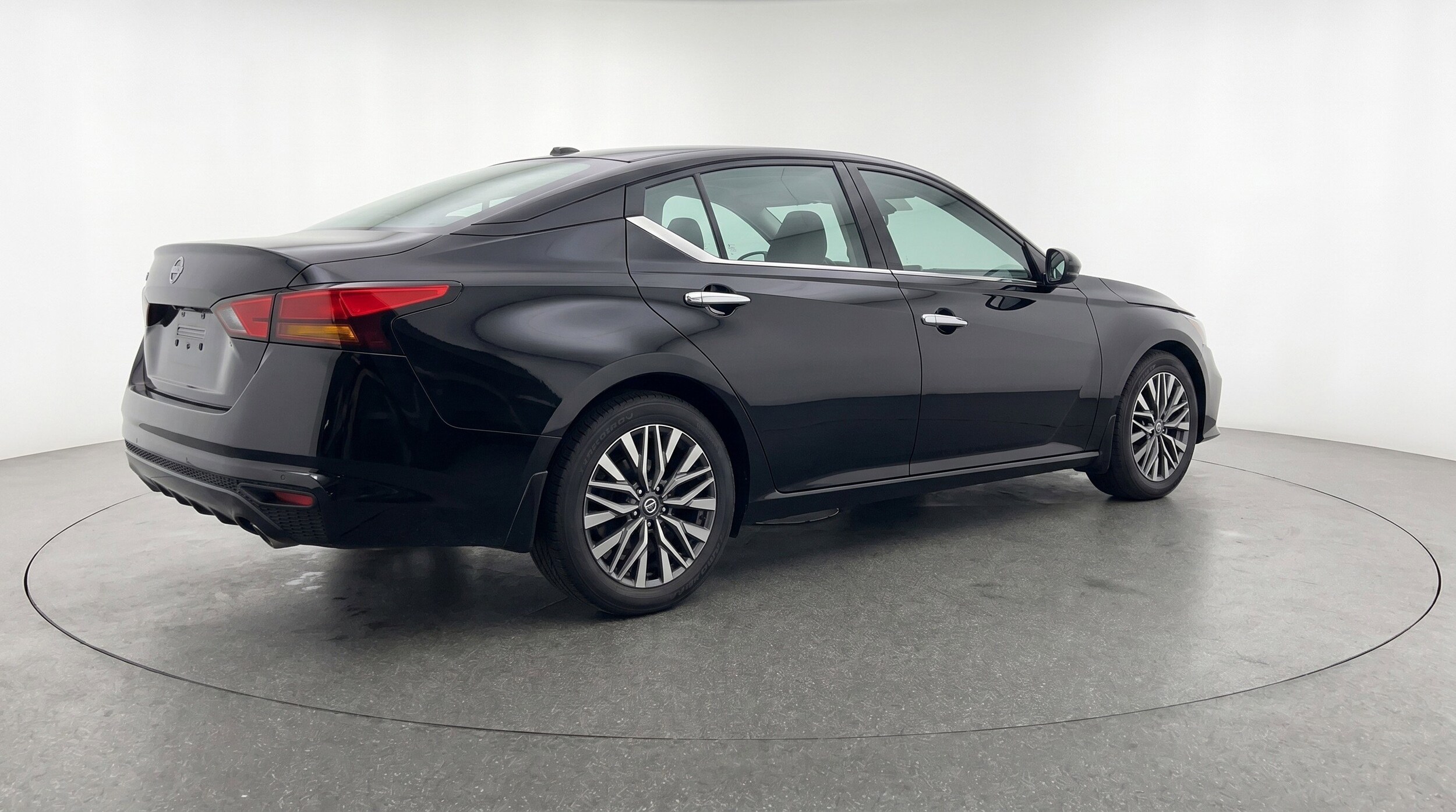 Thumbnail: 2025 Nissan Altima - 9
