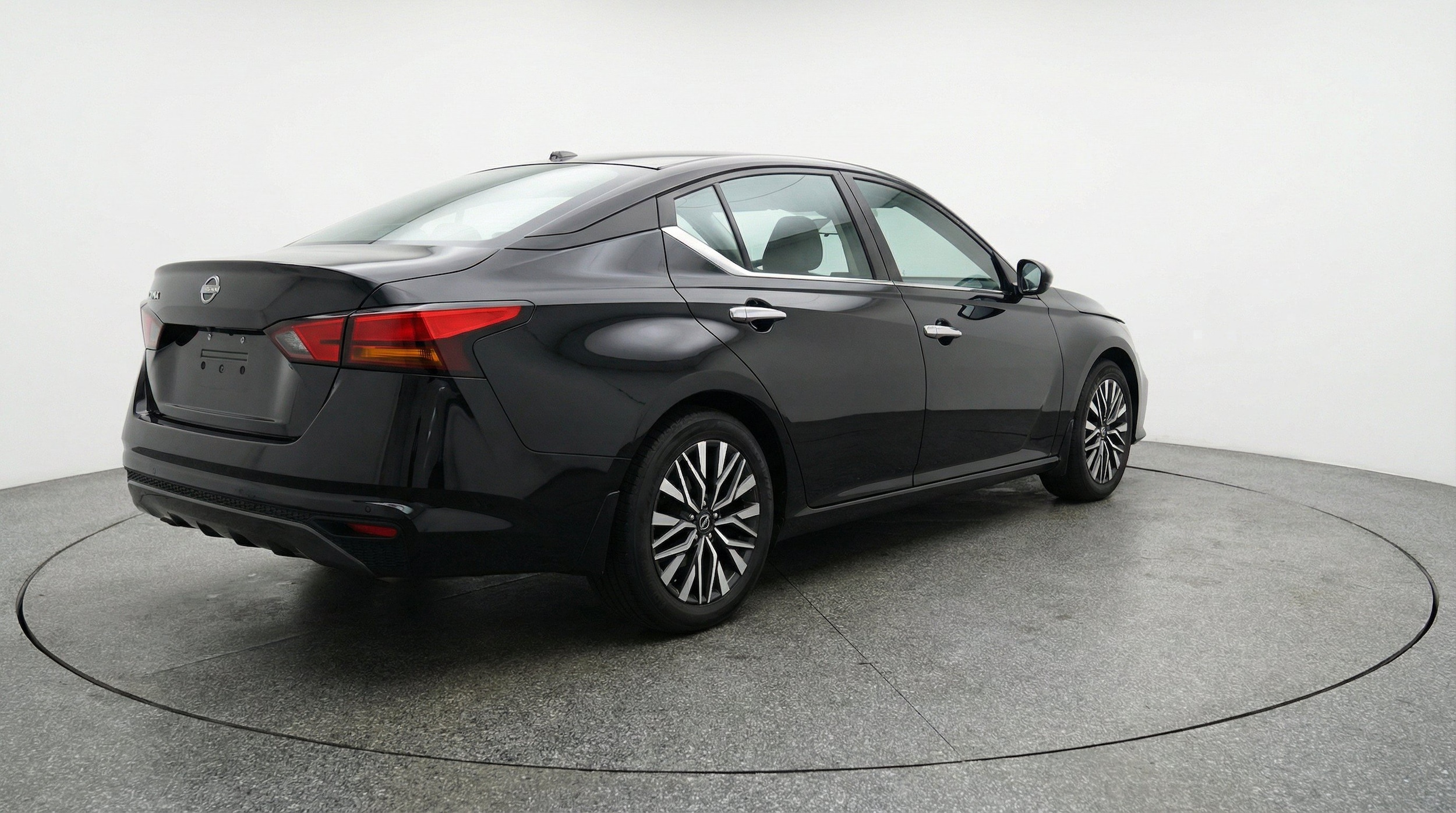 Thumbnail: 2025 Nissan Altima - 9