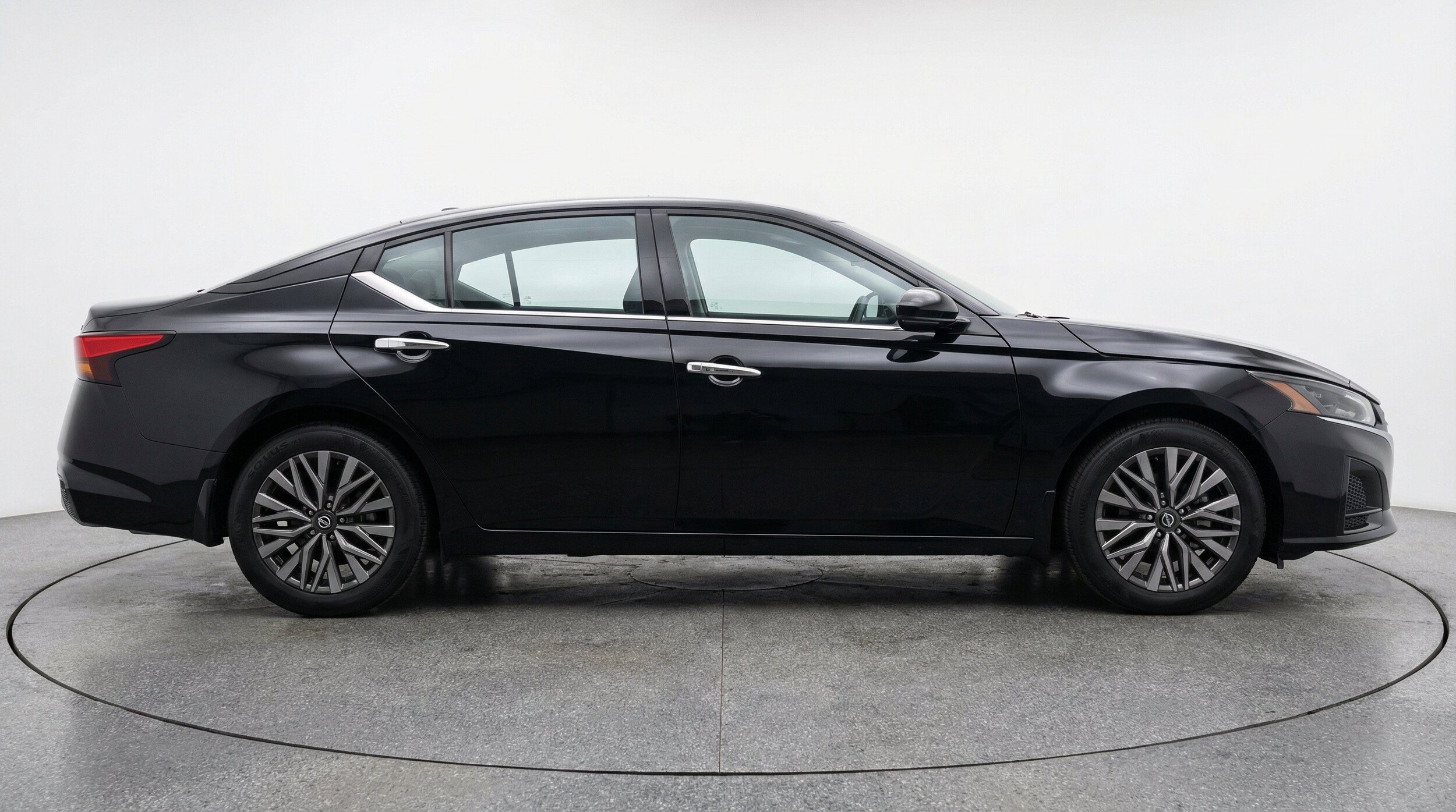 Thumbnail: 2025 Nissan Altima - 10