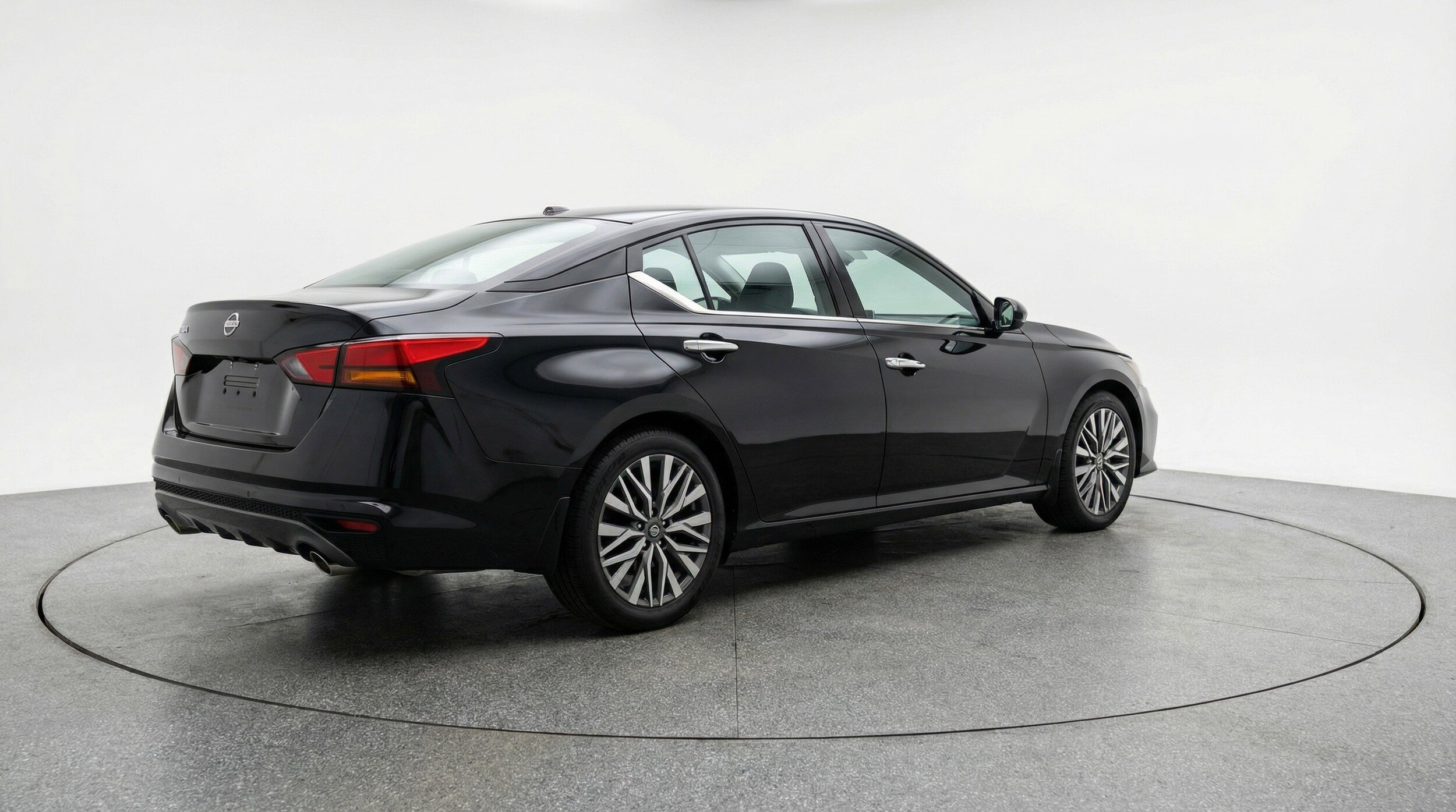 Thumbnail: 2025 Nissan Altima - 9